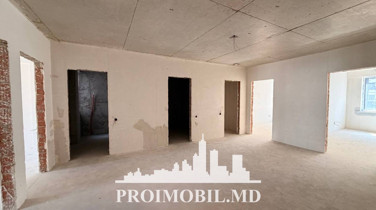 https://images.proimobil.md/nxJVXNOAD1IbiFrVzOsW0b9JdjKnKAKmnCWELl6N3uw/watermark:0.75:so:0:30:0.39/resize:fill:1460:816:1/gravity:ce/bG9jYWw6Ly8vZXN0YXRlL2xyLzgzMzExMGZiLTZlM2EtNDk0OC1iMzZlLWU0YzRmZGYxN2E1Yi5qcGVn