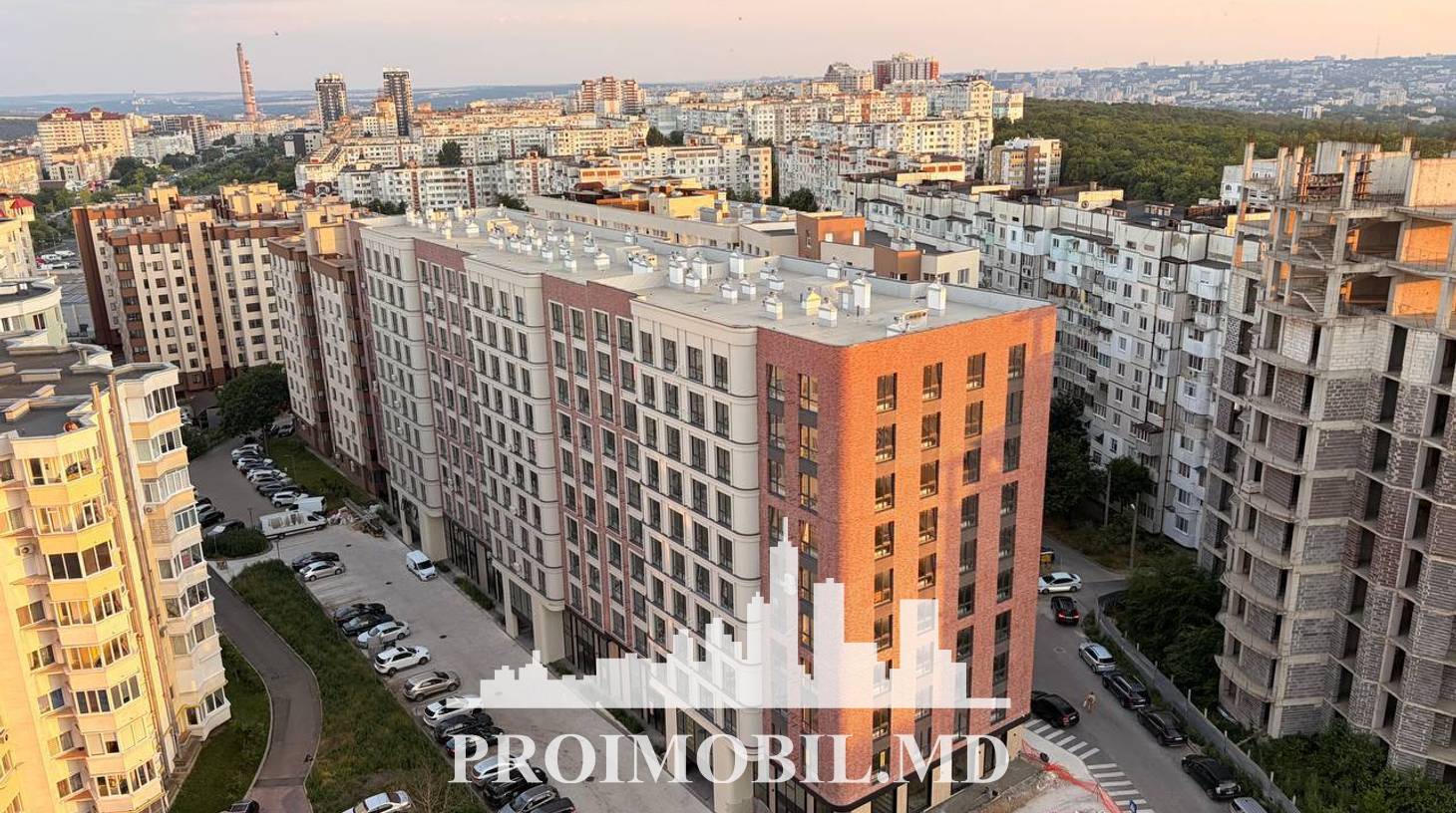 https://images.proimobil.md/nxjN5DYzfQeKkyDHOlmEEt1S5oE6S6Lv0r-llCEOFCQ/watermark:0.75:so:0:30:0.39/resize:fill:1460:816:1/gravity:ce/bG9jYWw6Ly8vZXN0YXRlL2xyL2IyMGZlZTNmLWExMTMtNGFjOS1iNDk5LTcxNmQ4NTU1NjdmOC5qcGVn
