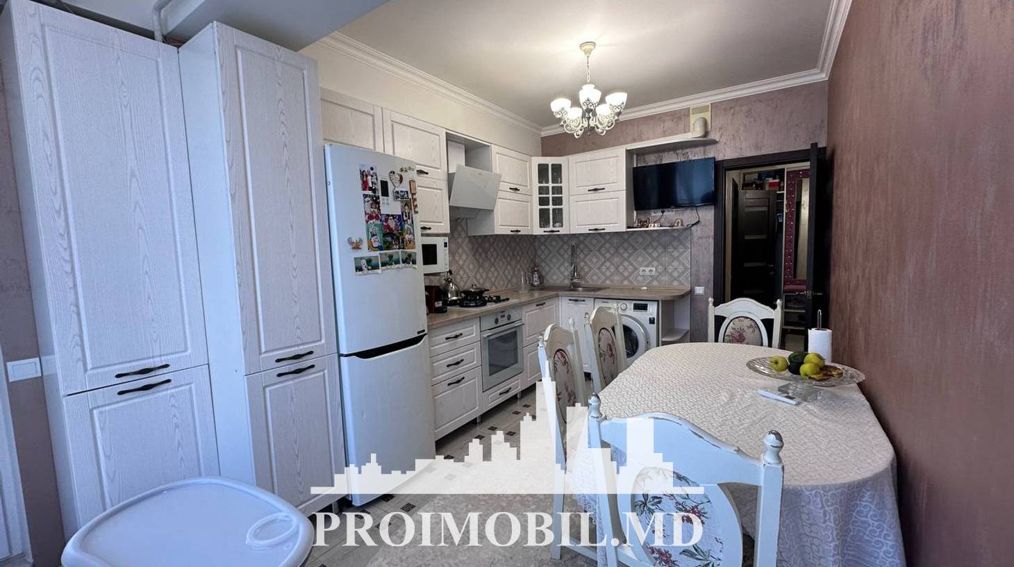 https://images.proimobil.md/ny4LKHOKzejDX3hj90XVN-UWsAikpcg_oFqAwruDqsA/watermark:0.75:so:0:30:0.39/resize:fill:1460:816:1/gravity:ce/bG9jYWw6Ly8vZXN0YXRlL2xyL2JlMDJiZDcwLWVlNTctNDQzMS05MGRkLWMwMTM0NTMzYWNhZC5qcGVn