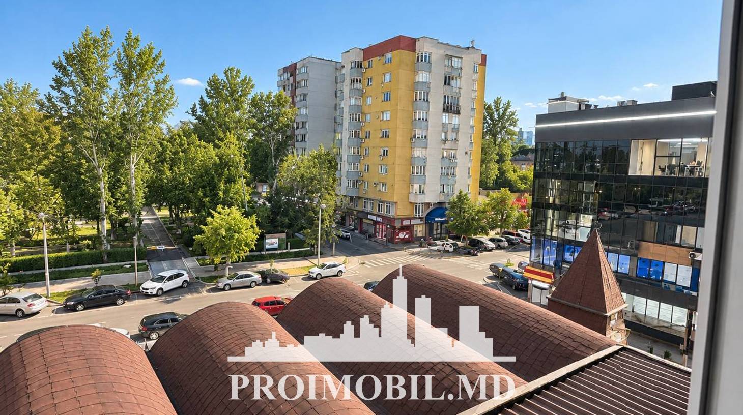 https://images.proimobil.md/nyMr36L91PLeZAmiIfK5TuKbKEBi3k_Wr-GuYZVgzQw/watermark:0.75:so:0:30:0.39/resize:fill:1460:816:1/gravity:ce/bG9jYWw6Ly8vZXN0YXRlL2xyLzc3MjAzYWQ1LWE1ZWYtNDdjYy04MjM5LTgyNWMzNDQ1NWIxZS5qcGVn