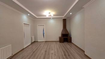 https://images.proimobil.md/o-4fLUZOXryrN2SUzlOAC7mu4m8rtjdVwrr298WaKYo/resize:fill:350:198:1/gravity:ce/bG9jYWw6Ly8vZXN0YXRlL2xyLzQ0OWVmM2UzLTE2ZjAtNDNjNS1iNWY0LTYxMDllMTFiZjI1Yy5qcGVn