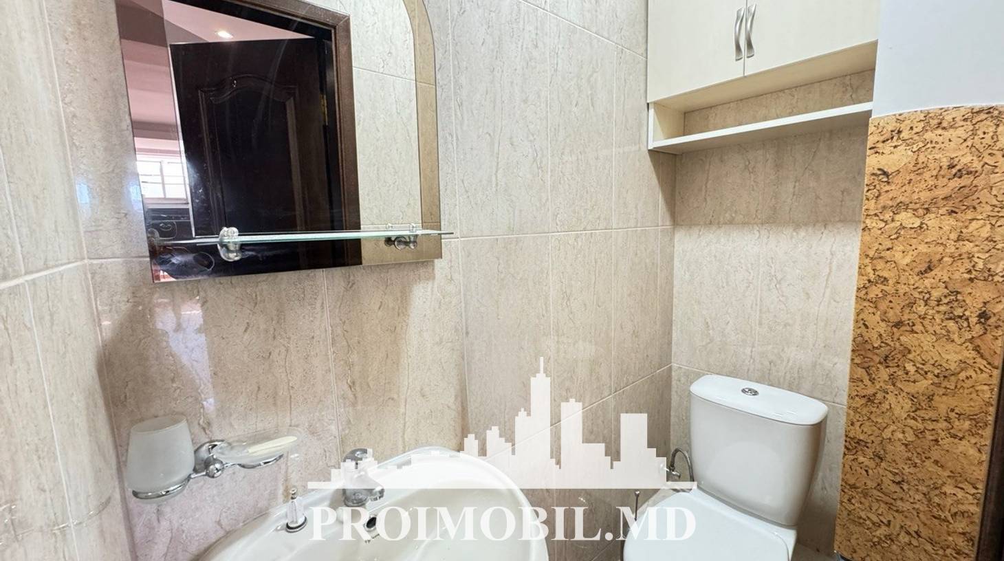 https://images.proimobil.md/o-zCWtekQz0YwoKQ1xJKXD2ce0jzqJAlTPrG6Utg5e8/watermark:0.75:so:0:30:0.39/resize:fill:1460:816:1/gravity:ce/bG9jYWw6Ly8vZXN0YXRlL2xyLzhiZWE0ZGY3LTNkYmYtNDU1ZS05YjMyLWNlMmNhMmM4NTMyMC5qcGVn