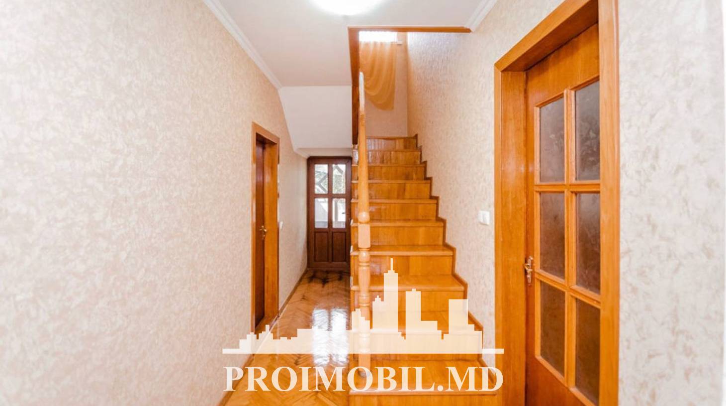 https://images.proimobil.md/o081x3M8Bwlh2FahtBentI4KeKAQB6f6Iu1NZK14j3g/watermark:0.75:so:0:30:0.39/resize:fill:1460:816:1/gravity:ce/bG9jYWw6Ly8vZXN0YXRlL2xyLzE2ZDQzMGFmLTU3NzktNGM3MC04OTEwLTg2NTQyOTJmODZjOC5qcGVn