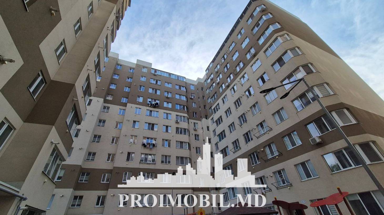 https://images.proimobil.md/o0SxhhlZbRmezSZYJ-CVzWO-9Yg0oTRztEBFCZUV0CM/watermark:0.75:so:0:30:0.39/resize:fill:1460:816:1/gravity:ce/bG9jYWw6Ly8vZXN0YXRlL2xyL2JiMmJmMmZhLTdkNGUtNDZlZC1hMGVmLTU2NjM0ZDJkZjhjMi5qcGVn
