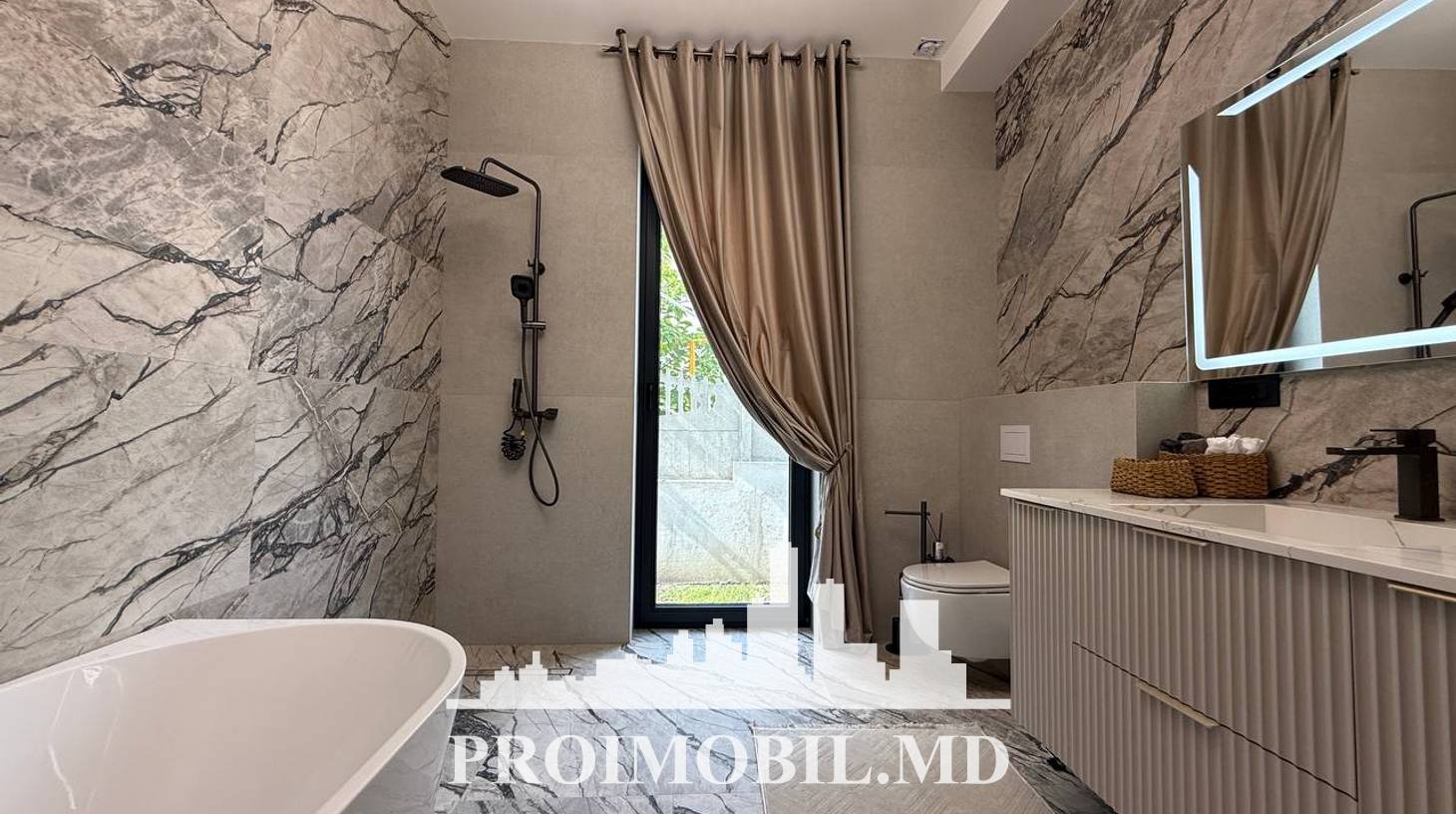 https://images.proimobil.md/o19bKug6xXE3OLH52SxWSgLTwJiICiM4GM180GvTrmI/watermark:0.75:so:0:30:0.39/resize:fill:1460:816:1/gravity:ce/bG9jYWw6Ly8vZXN0YXRlL2xyLzdkNDY2YjUyLTE5ZmEtNDVhMi1hYjI1LWU4Nzc1NWUzNmQ1ZC5qcGVn