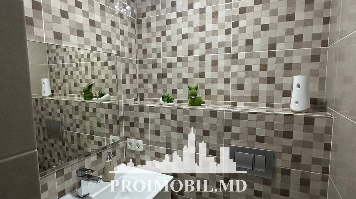 https://images.proimobil.md/o6T1PzFbMVNxXufuYilJT-_duASOpK3EAz2fEvHtpGA/watermark:0.75:so:0:30:0.39/resize:fill:1460:816:1/gravity:ce/bG9jYWw6Ly8vZXN0YXRlL2xyLzliODY5MzdhLTUyYWQtNGJiYy05OGQ3LTI0ODQ3MmYwZDlmNi5qcGVn