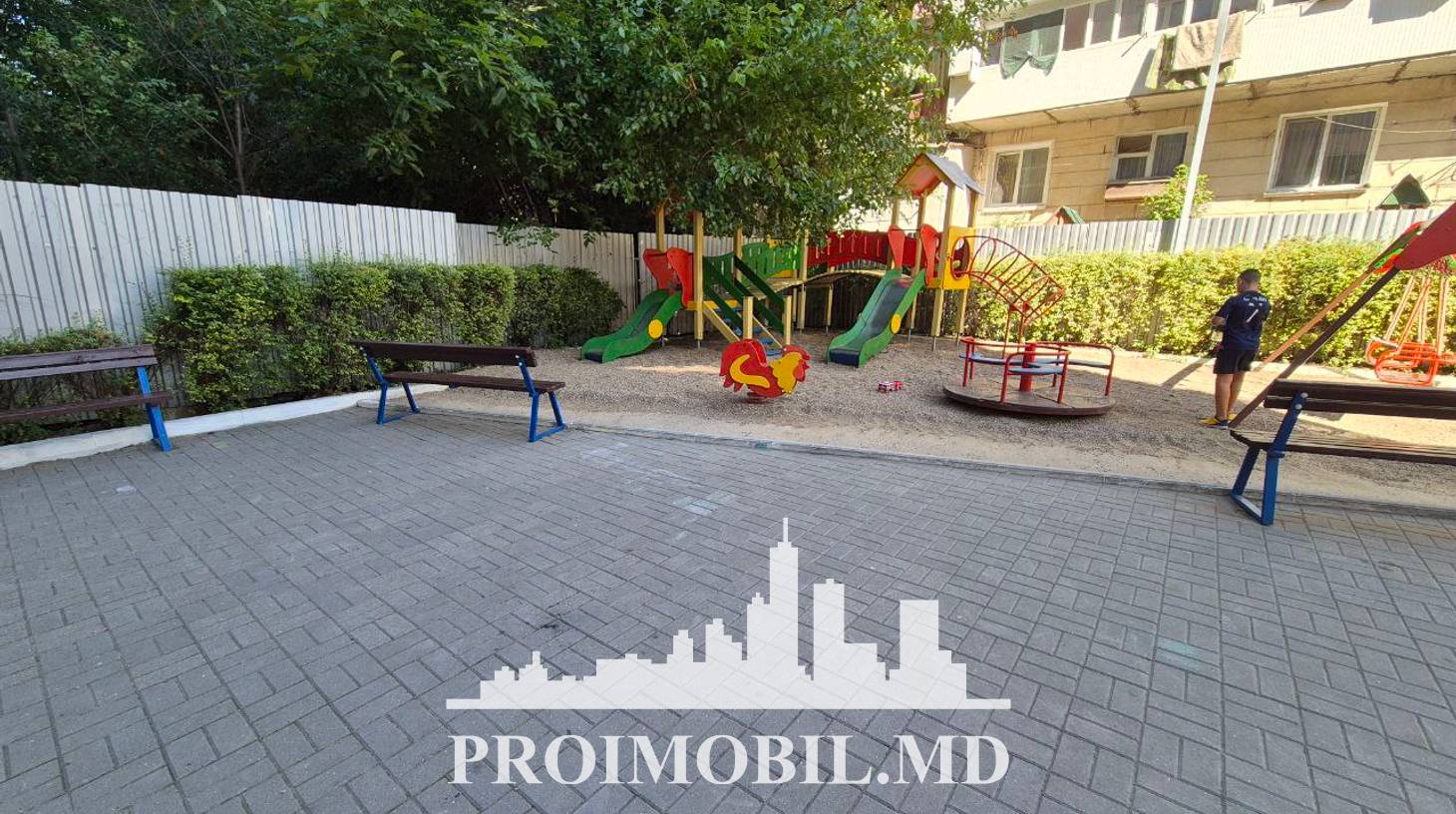 https://images.proimobil.md/o86VLzLZUeg2lkxrqPKpTyZ8Jl1HH8Jcvh6ldnJJNQU/watermark:0.75:so:0:30:0.39/resize:fill:1460:816:1/gravity:ce/bG9jYWw6Ly8vZXN0YXRlL2xyLzkxZjQwMmFhLTNkYTgtNDc3Yi1iMzFlLTc4OTQ5YzRlYTE1Ni5qcGVn