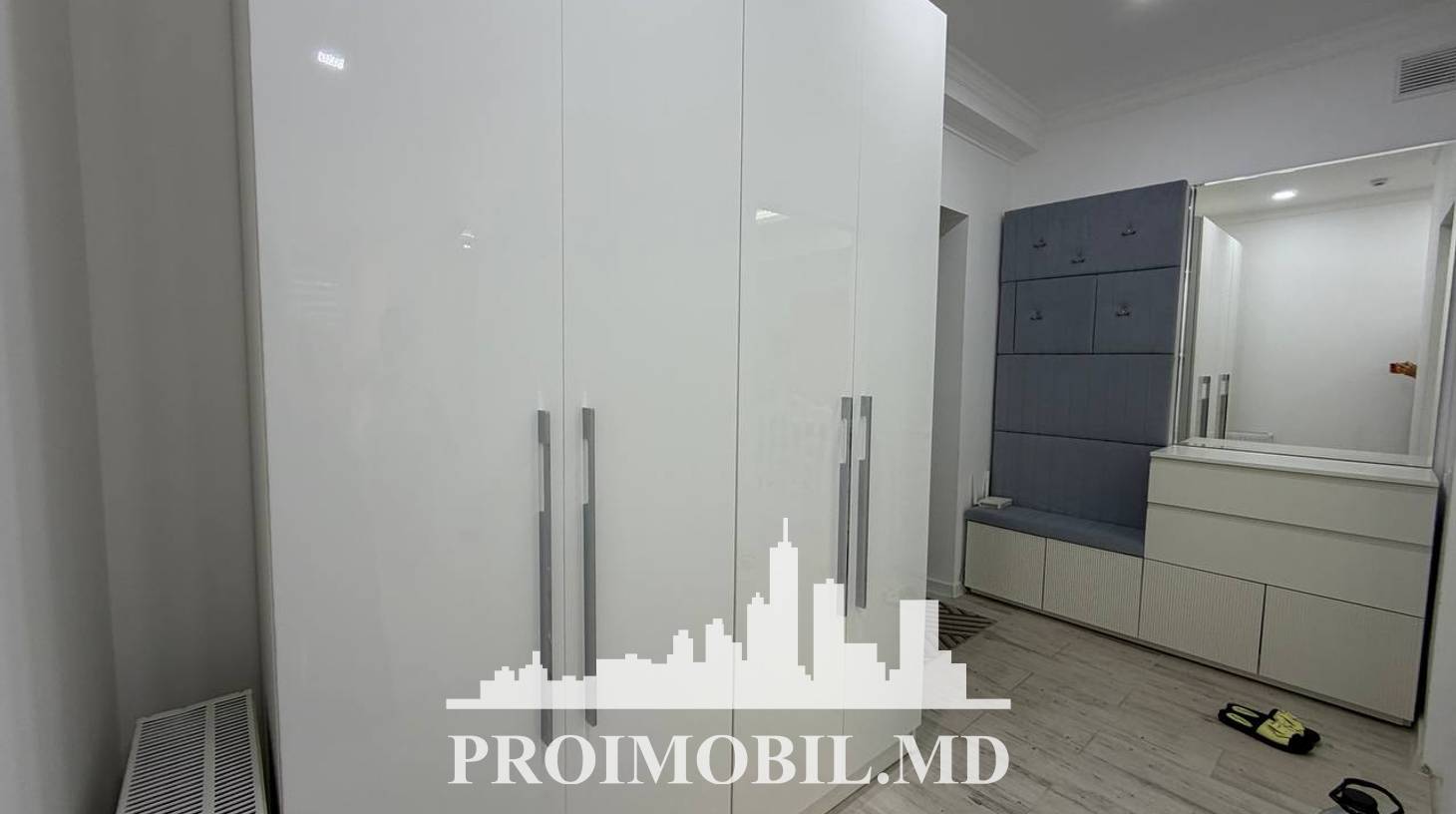 https://images.proimobil.md/o8P1Y3eV5G8gIeJ3YKQYpuApcgij58Tnf0FfM963vQE/watermark:0.75:so:0:30:0.39/resize:fill:1460:816:1/gravity:ce/bG9jYWw6Ly8vZXN0YXRlL2xyLzgzOGZiMmZlLTZiZjItNDc1MS1iNzAwLTA1NWY3MDJlNDU3Yi5qcGVn