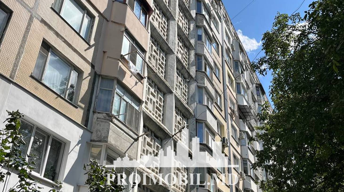 https://images.proimobil.md/o8ULsdoHJH4LJudIVHBPDXKdk6ybAIQ4Kz32jptoAM8/watermark:0.75:so:0:30:0.39/resize:fill:1460:816:1/gravity:ce/bG9jYWw6Ly8vZXN0YXRlL2xyLzVmMjQxOGYyLWI0NDgtNGRlZi04ZjI2LTA4NjYzMTNhNzJhOC5qcGVn