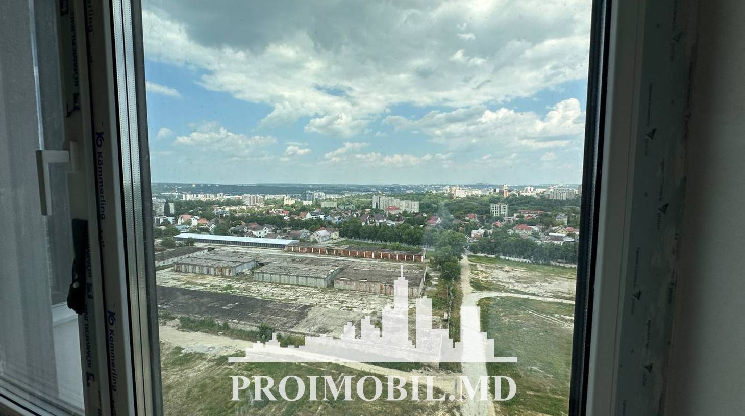 https://images.proimobil.md/oARY60ilI4tbK5HjmZDZ474nGUHPXBJAEzX1susRyJk/watermark:0.75:so:0:30:0.39/resize:fill:1460:816:1/gravity:ce/bG9jYWw6Ly8vZXN0YXRlL2xyLzAyY2RjNDNlLWI4YjgtNDY0OC1hNmI2LTE3YWI5MzMwOTUwMi5qcGVn