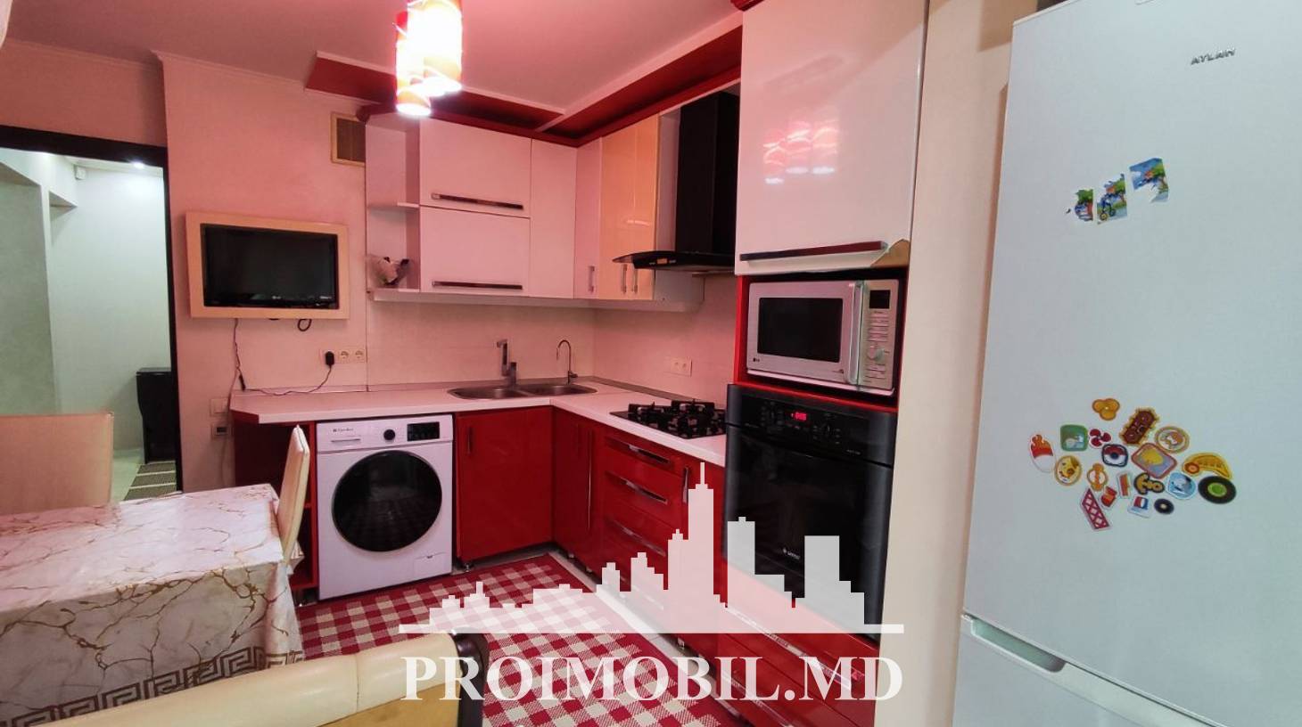 https://images.proimobil.md/oDfOdXUFyCM4tw7BnSWnsRI4DZwPQ2irm_VKWp0BlN0/watermark:0.75:so:0:30:0.39/resize:fill:1460:816:1/gravity:ce/bG9jYWw6Ly8vZXN0YXRlL2xyLzA0ZTNlNDdkLTA5Y2YtNDY1Yi1hMmZlLWIwZDdlODU1NzQ5Ni5qcGVn