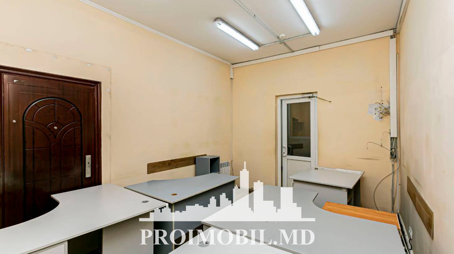 https://images.proimobil.md/oGFPCxOMDV5bNG3gQ_oVm0PK2q5DeCO-DzZUnxi4APY/watermark:0.75:so:0:30:0.39/resize:fill:1460:816:1/gravity:ce/bG9jYWw6Ly8vZXN0YXRlL2xyL2JlZWJiZjhiLThiODEtNDkyMC1iOGNlLWVlMTQyYmYwNjNiYS5qcGVn
