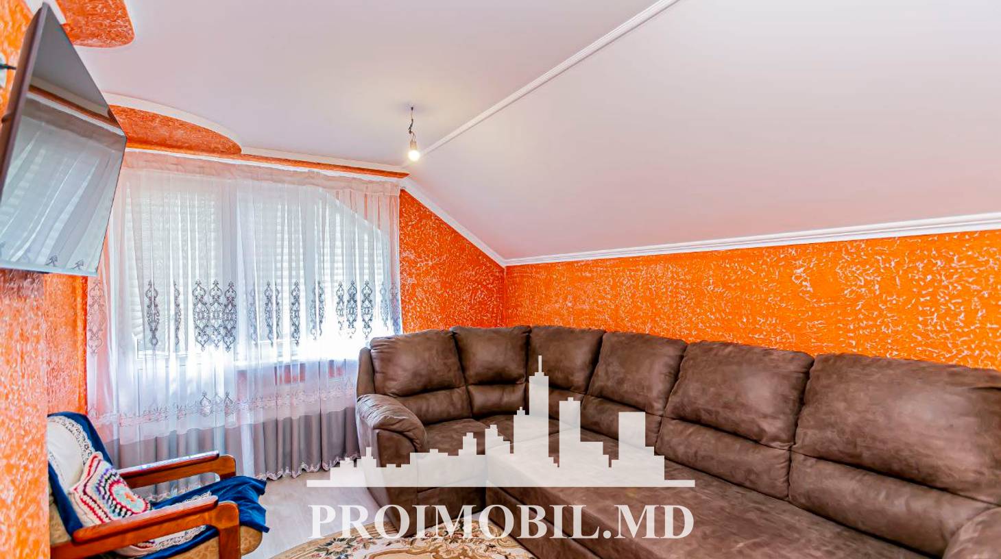 https://images.proimobil.md/oGZjHvJH7ubsP1-oJbS6pG3OCfqgP5KiWKRuz2mXVqU/watermark:0.75:so:0:30:0.39/resize:fill:1460:816:1/gravity:ce/bG9jYWw6Ly8vZXN0YXRlL2xyLzUxNjA5YjE5LTcyYzctNGJhYi05MzNiLWIzNzllMWJlNmFhMC5qcGVn