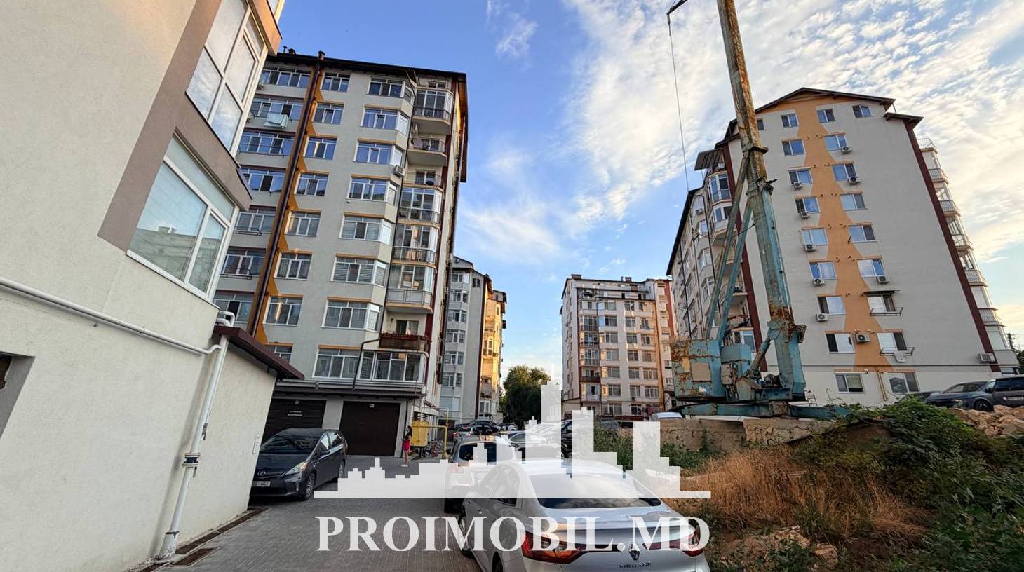 https://images.proimobil.md/oIjIUSrAs7JcV2AZ2IuLlpHMDzwYy5A-08Ca3CgPc8k/watermark:0.75:so:0:30:0.39/resize:fill:1460:816:1/gravity:ce/bG9jYWw6Ly8vZXN0YXRlL2xyLzVlNmIzOGEzLWZiZWYtNGRkMy04NzZlLWE1NTUyZjlmMjAwZi5qcGVn