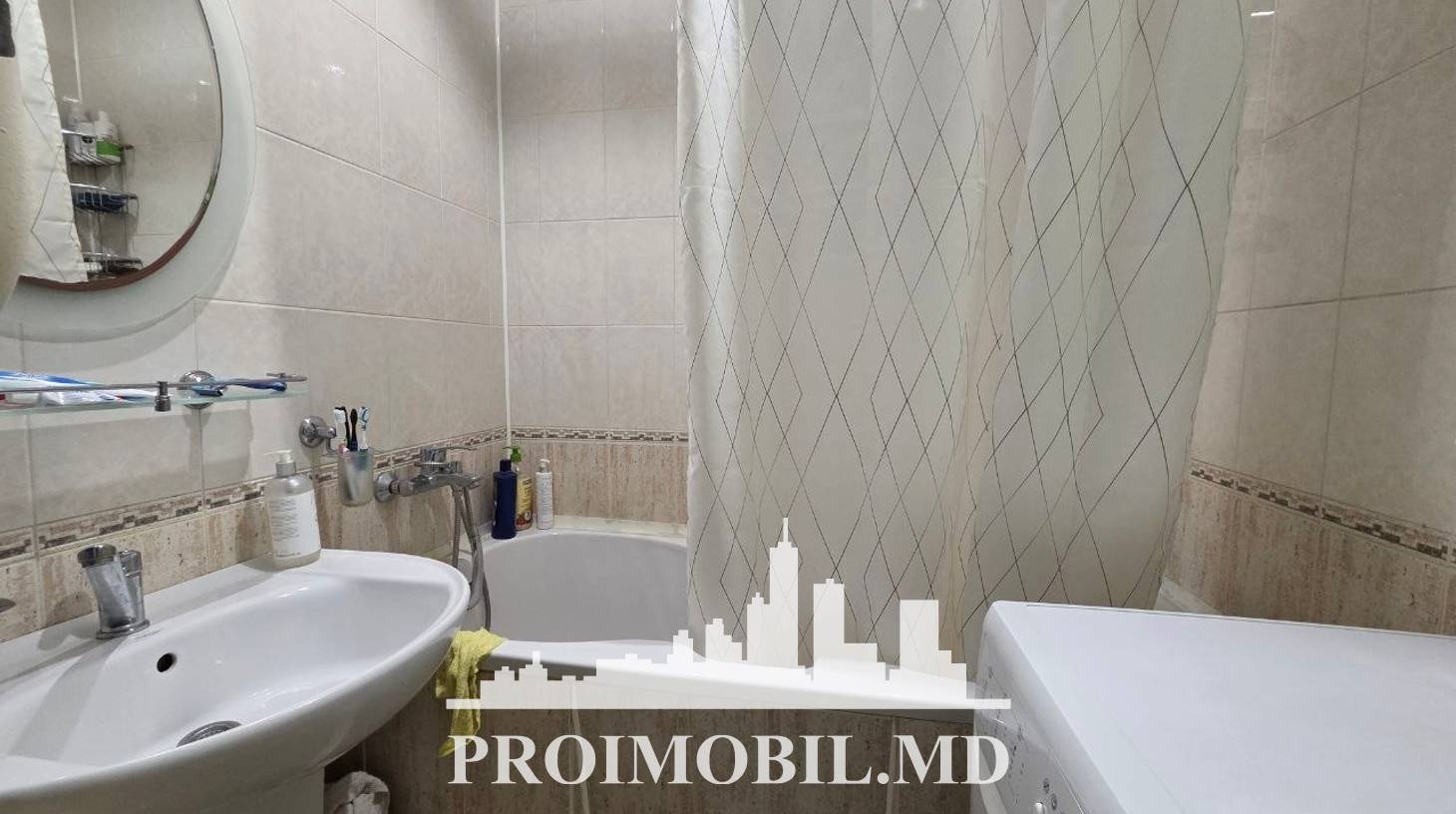 https://images.proimobil.md/oJNtQOgyyyNC9n-fReSHBl42nNPaJe-sklnj_Zov96k/watermark:0.75:so:0:30:0.39/resize:fill:1460:816:1/gravity:ce/bG9jYWw6Ly8vZXN0YXRlL2xyLzkyNDFmYTMyLTRmMTAtNGRmOS04M2Y5LTBmNWRlNGIwM2IyZi5qcGVn