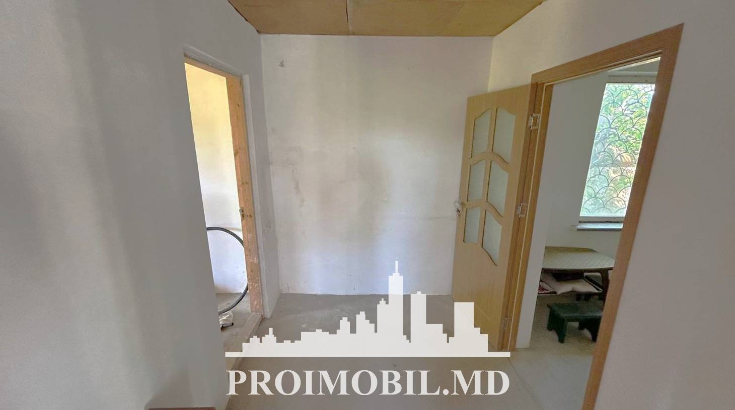 https://images.proimobil.md/oJw36LYx2jsgAl3yuO-cSleeNpFhNSz1Bo9rgyDt4Zs/watermark:0.75:so:0:30:0.39/resize:fill:1460:816:1/gravity:ce/bG9jYWw6Ly8vZXN0YXRlL2xyLzg2Y2JmN2JkLTgzYzQtNGI2Mi1iNTE1LTlkOGRlODE5MzI0Ny5qcGVn