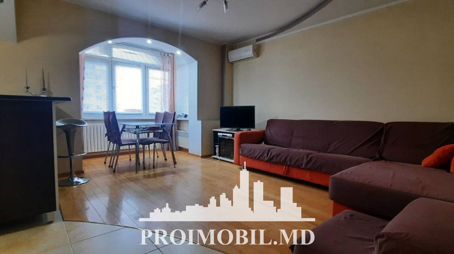 https://images.proimobil.md/oKVASZ_6BjtHJa4jX8l07bVY6Pa5LazbFGxRCJvxzE8/watermark:0.75:so:0:30:0.39/resize:fill:1460:816:1/gravity:ce/bG9jYWw6Ly8vZXN0YXRlL2xyLzYxMTcyMTBiLTZhN2EtNDZiZi1hZjM3LTdmZDkxNDhjODI0Ni5qcGVn