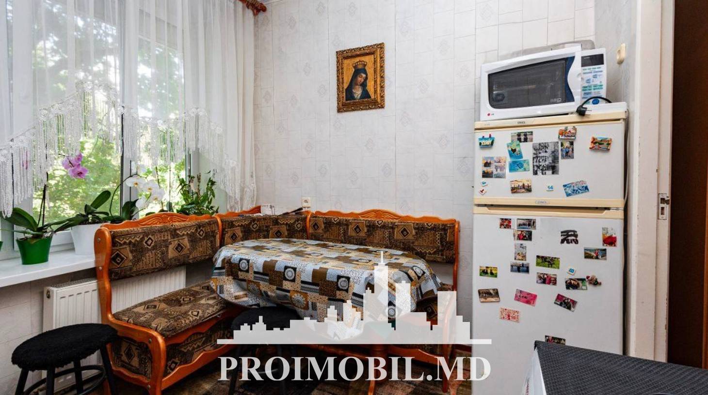 https://images.proimobil.md/oL0sLQ7TbnmiI7QioP57gXSNWokVCLzEFziQqhsAW6A/watermark:0.75:so:0:30:0.39/resize:fill:1460:816:1/gravity:ce/bG9jYWw6Ly8vZXN0YXRlL2xyLzkwODZlMTdkLTZhOWQtNGNhMC1hODQ4LTE5OWIxZjNmNTAxOS5qcGVn