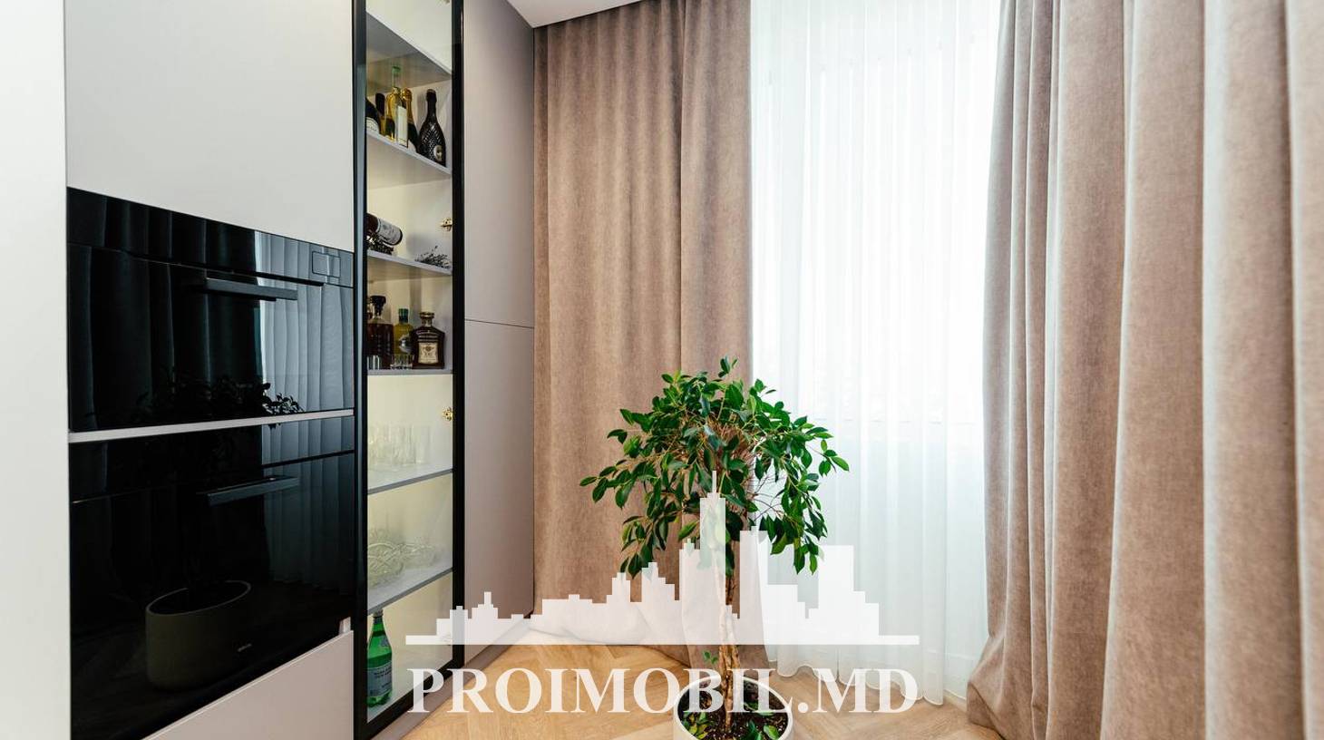 https://images.proimobil.md/oL6ZpeUueao39j-orwFe42kSqkOeaNNCfKykm2wXW8Q/watermark:0.75:so:0:30:0.39/resize:fill:1460:816:1/gravity:ce/bG9jYWw6Ly8vZXN0YXRlL2xyL2VlN2EyMzFmLWU1MzItNDNjZS1iMzljLTE3NGYwZjE2MGQ5Mi5qcGVn