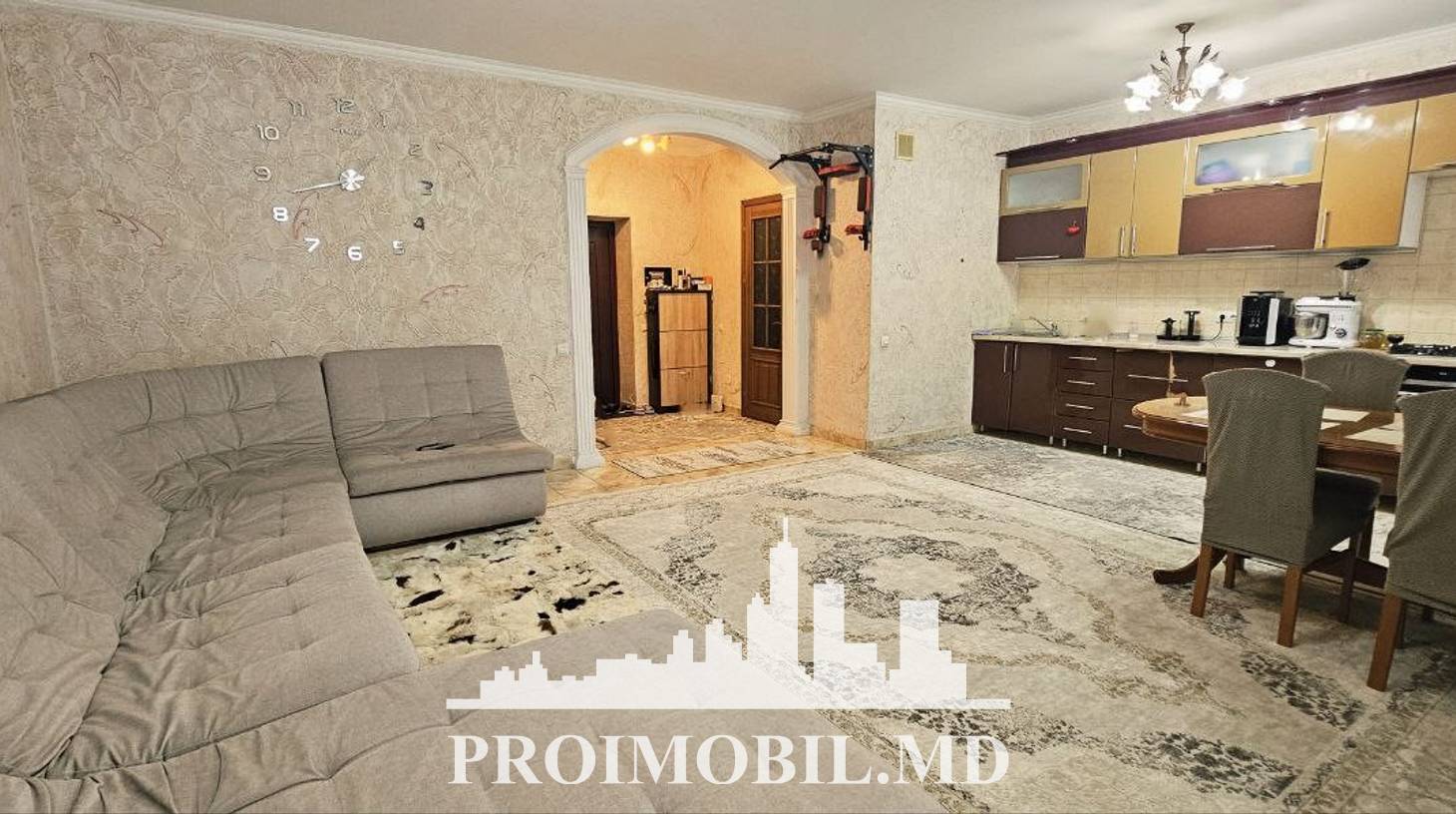 https://images.proimobil.md/oMOpTbkUPhPzXpv31khbWdRqZpGTJ5Cs7PTig_jPs4s/watermark:0.75:so:0:30:0.39/resize:fill:1460:816:1/gravity:ce/bG9jYWw6Ly8vZXN0YXRlL2xyLzk0OTdiZjAxLWQ5NjUtNDNiOC04OTAwLWU3ZDNkNjc2MDQ1Yi5qcGVn
