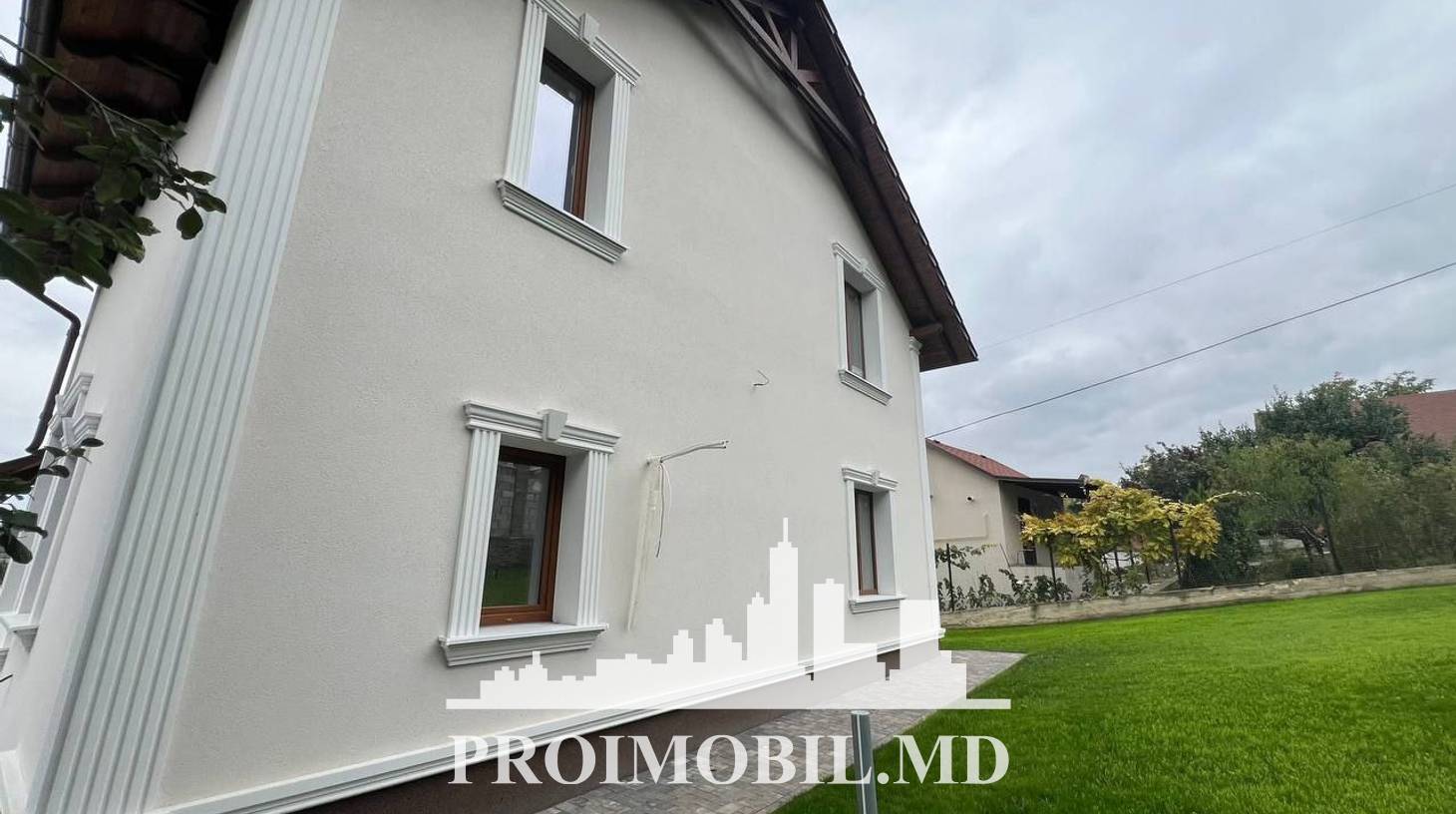 https://images.proimobil.md/oMUi-Y9oHTKhbTunz9BmVgP9RXyc2gnYibw20MSbn4E/watermark:0.75:so:0:30:0.39/resize:fill:1460:816:1/gravity:ce/bG9jYWw6Ly8vZXN0YXRlL2xyLzU1ZDRjMTVmLWUwNTAtNGUxNC1iOTFiLTZmYjMxNWUwMDYyYi5qcGVn