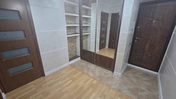 https://images.proimobil.md/oO4q3bfBXqfjFpNQX2Zc19iywi3cAzuA-Wru6bZHNlA/resize:fill:350:198:1/gravity:ce/bG9jYWw6Ly8vZXN0YXRlL2xyLzlkNTIxMTE0LWI1M2EtNDA4OC04ZDllLWI4NDY2MjNlNDFmZS5qcGVn