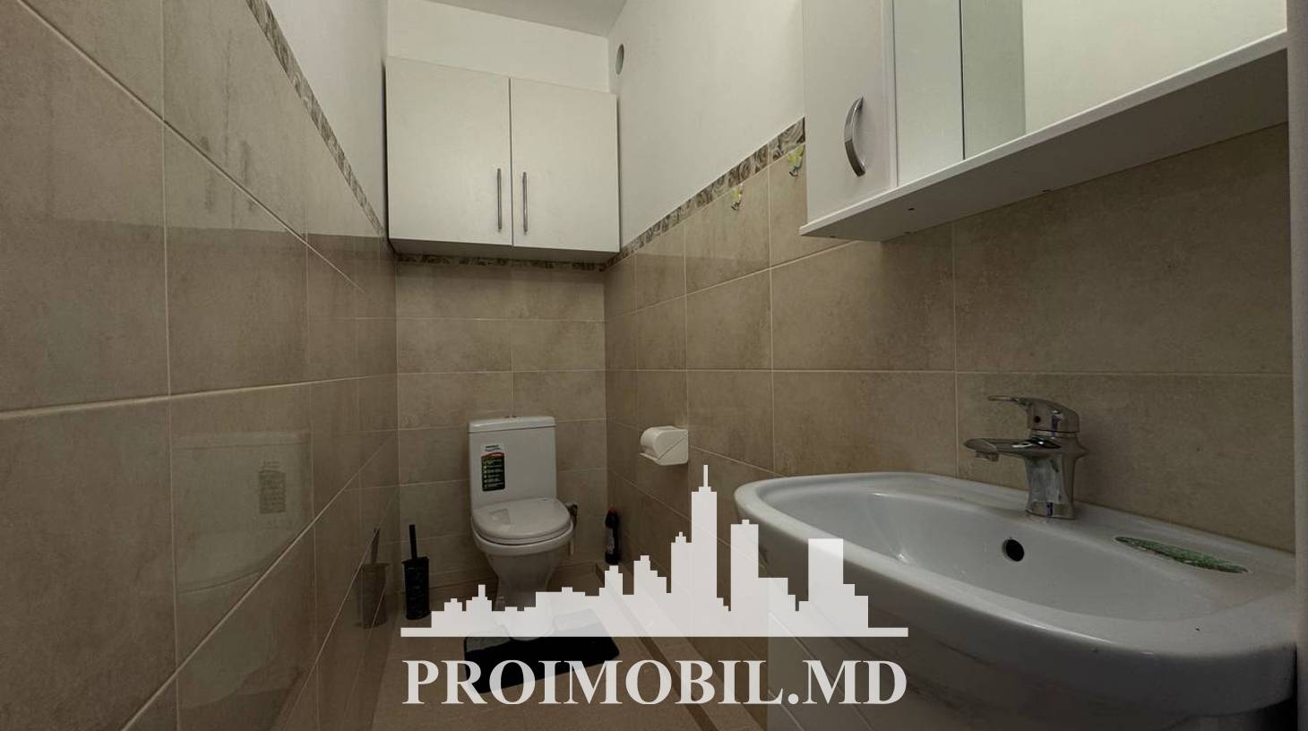 https://images.proimobil.md/oONoLJyx-6zutcQD7lag1XyUDM6gb4OSF8rDzw9prQs/watermark:0.75:so:0:30:0.39/resize:fill:1460:816:1/gravity:ce/bG9jYWw6Ly8vZXN0YXRlL2xyLzEzOTZkYzE1LWFlMDAtNDczNS1iODEyLTcyNjY4OTQxNTM4Yi5qcGVn