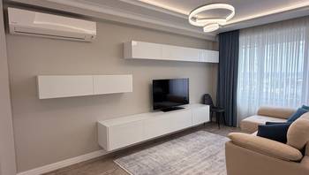 https://images.proimobil.md/oPh7lKynnkvf__hsm8qbq6hVacdhew6kpm5SaBIwgjY/resize:fill:350:198:1/gravity:ce/bG9jYWw6Ly8vZXN0YXRlL2xyLzFiODE0YWE1LTM0NjItNGI0ZC04NWU4LWY1OGI5NjliNWRiOS5qcGVn