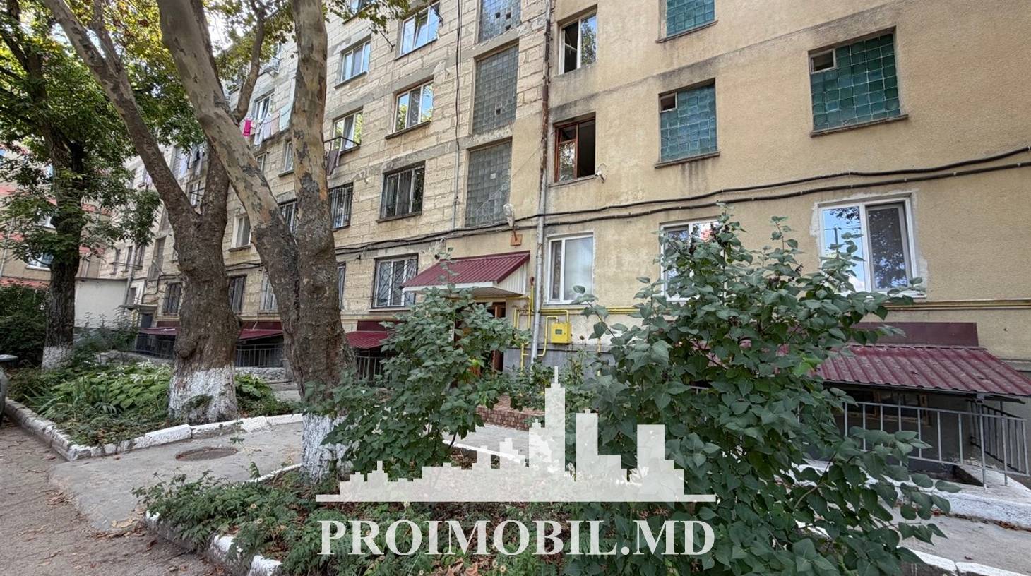 https://images.proimobil.md/oREjIeako7GhOAaJgV0Uvb5aZu-vchaTXj09NlMfVW0/watermark:0.75:so:0:30:0.39/resize:fill:1460:816:1/gravity:ce/bG9jYWw6Ly8vZXN0YXRlL2xyLzQwMmM5YzAzLTk4OWItNDdlYS05NGU3LTRmYmFlZmU0ODM5NC5qcGVn