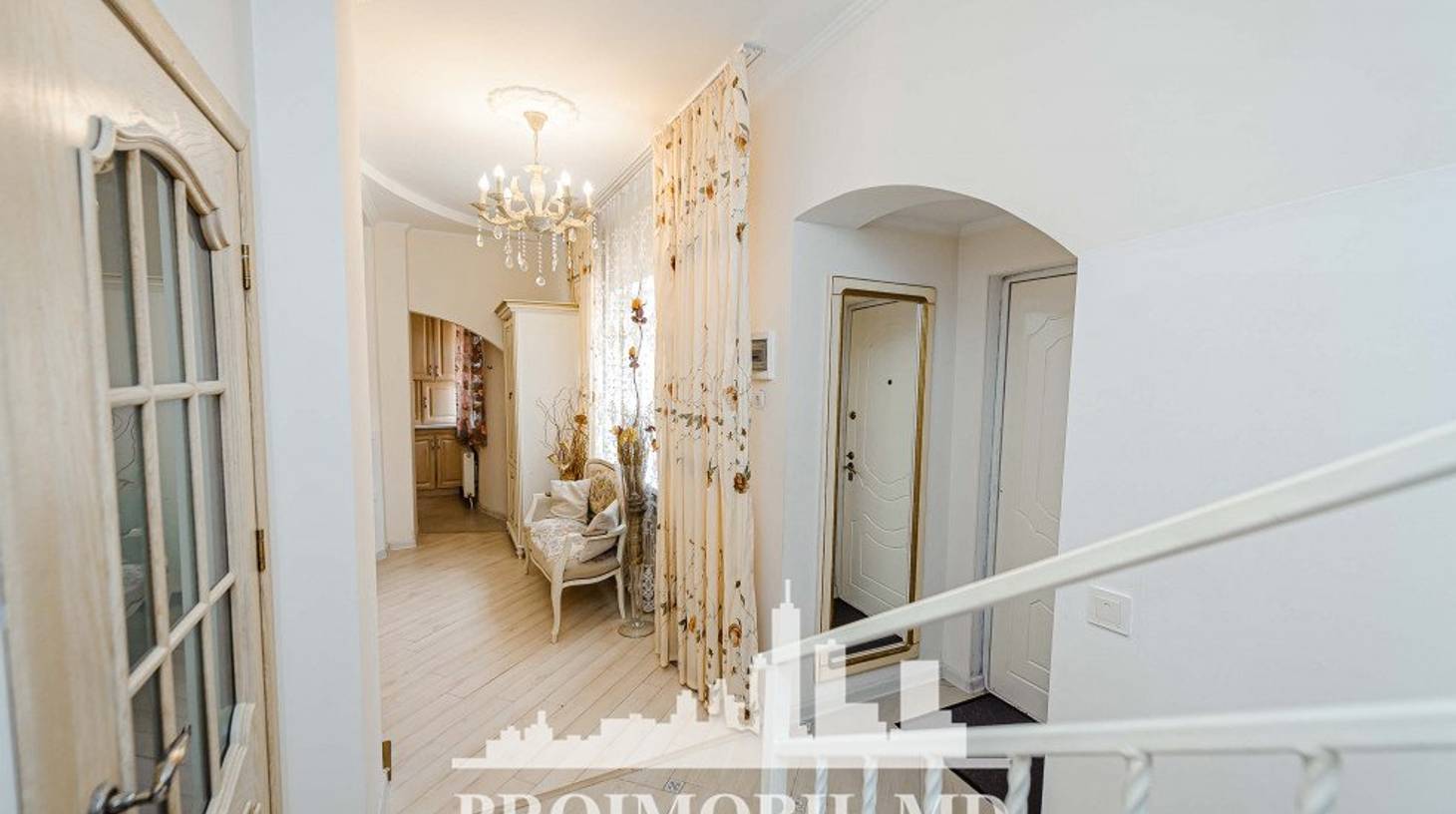 https://images.proimobil.md/oRooKsPL2yqMH92jTc9vYDGe7NoVxDbgEMM9vx-_csg/resize:fill:1460:816:1/gravity:ce/bG9jYWw6Ly8vZXN0YXRlL2xyL3JlczBwc3RoeHhsNWJ2NS0xMDQzNzhfMTIuanBn