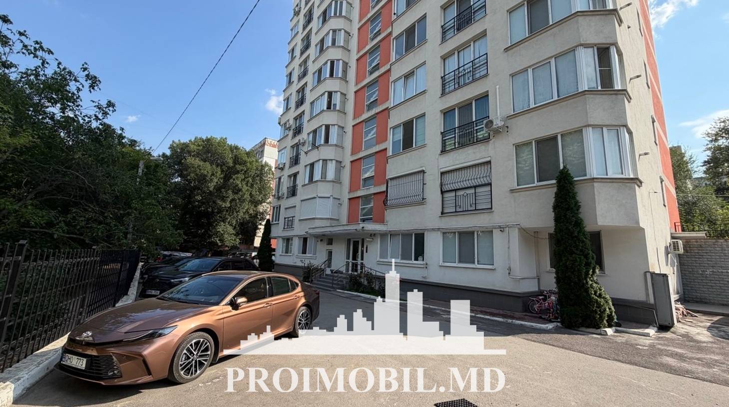 https://images.proimobil.md/oSFt8-XRBWqD_piCH0c3VcgBjKRz2WqE0TzKNk-ZUHo/watermark:0.75:so:0:30:0.39/resize:fill:1460:816:1/gravity:ce/bG9jYWw6Ly8vZXN0YXRlL2xyL2I4ZjFkOWExLTM4ZjEtNDYzNy04YjI4LThmMDg3OGVhNDFhYy5qcGVn