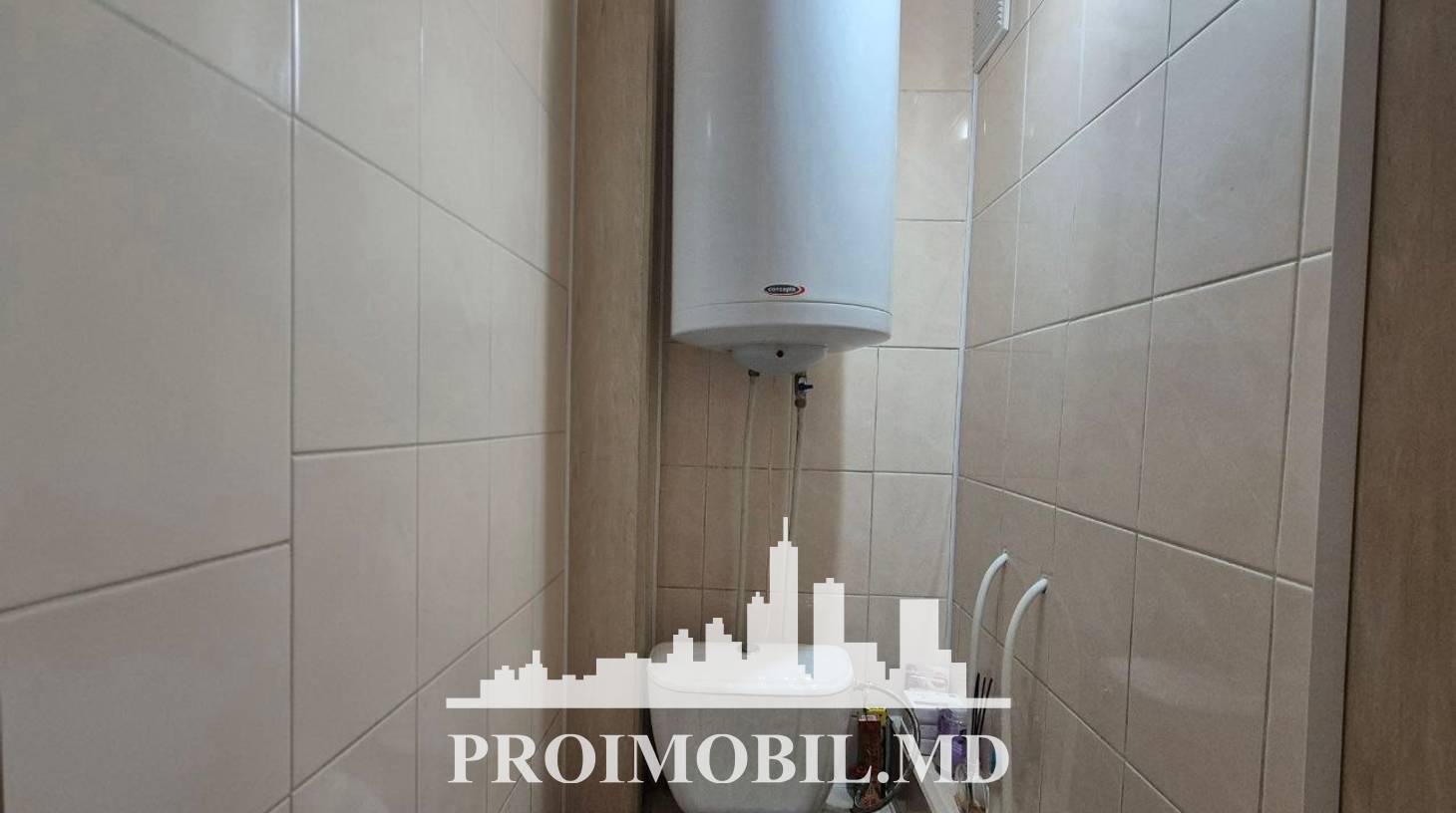 https://images.proimobil.md/oSVuVSNksyNIizrGkSsL6kO9Oq9o9-d0crDDuRxIaC4/watermark:0.75:so:0:30:0.39/resize:fill:1460:816:1/gravity:ce/bG9jYWw6Ly8vZXN0YXRlL2xyLzgyZGNjYWJmLTk4YzItNGJlMy05ZWVlLTU1YTE2Y2NjNjUxMi5qcGVn