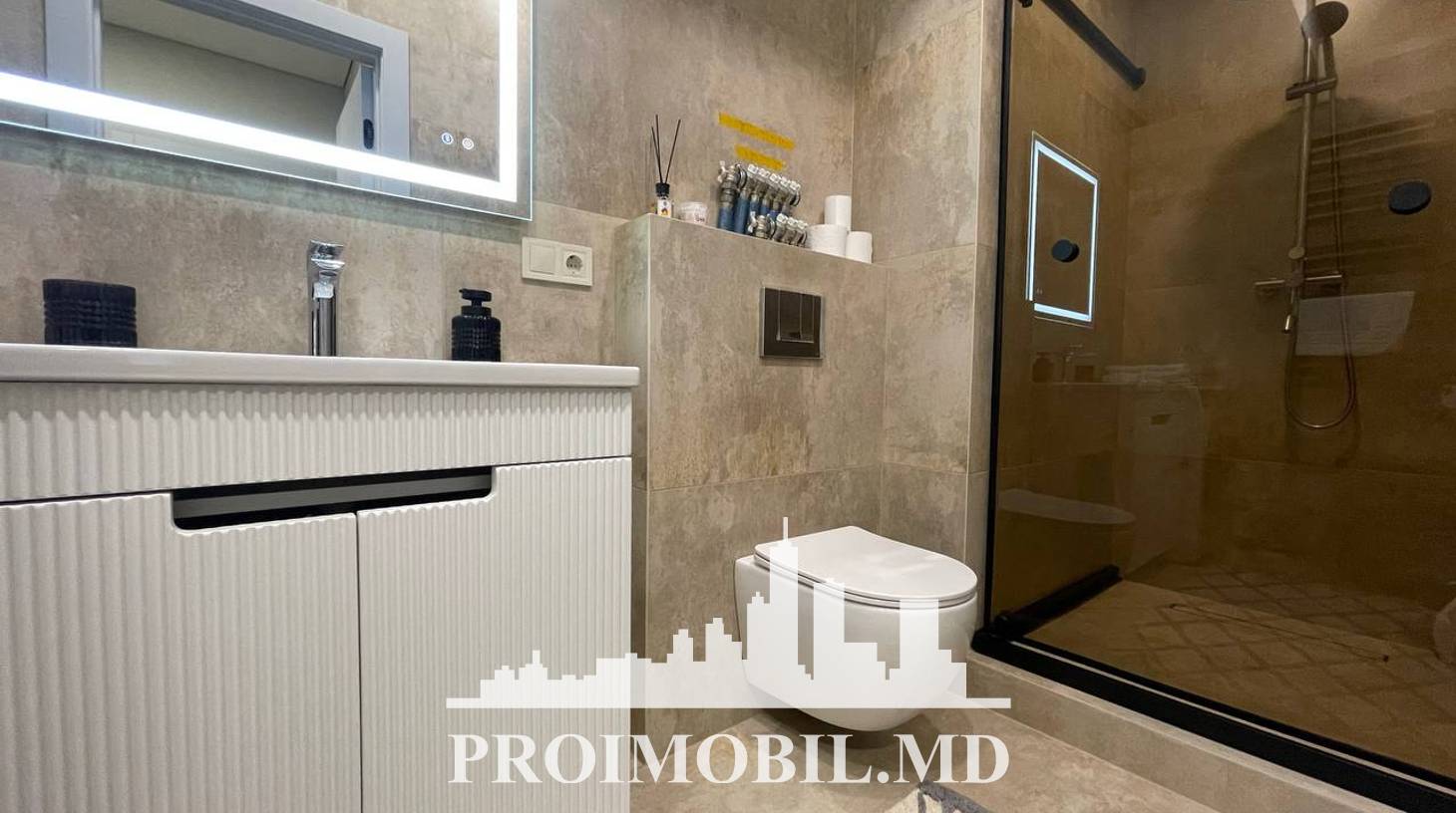 https://images.proimobil.md/oVkl1B300NHfMk-UdUTiYPoZTAjpD8j2N4rplQk7rqI/watermark:0.75:so:0:30:0.39/resize:fill:1460:816:1/gravity:ce/bG9jYWw6Ly8vZXN0YXRlL2xyLzA2M2I2MjYzLTgwYjUtNDNkMC04ZTI3LWUwMzYzZjA4ZTBmYi5qcGVn