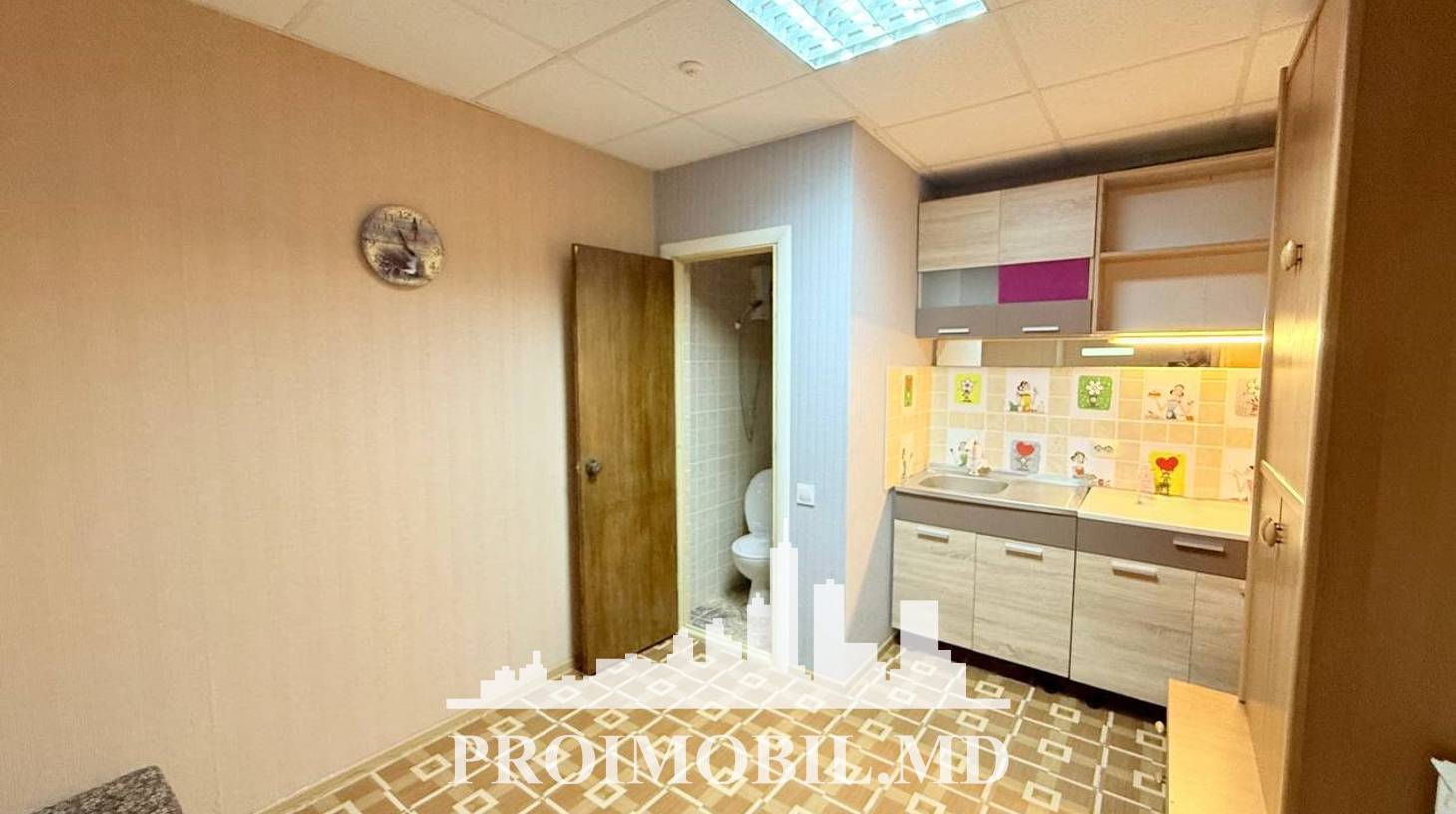 https://images.proimobil.md/oXzu-6GH5OtKgJFfFCycTC-FpkZR_iQeotNrKYj9qC0/watermark:0.75:so:0:30:0.39/resize:fill:1460:816:1/gravity:ce/bG9jYWw6Ly8vZXN0YXRlL2xyLzJmOTYxZGQ2LTlmYjYtNDUzMS05YTZmLTljMTk1NWNkYzc3NC5qcGVn