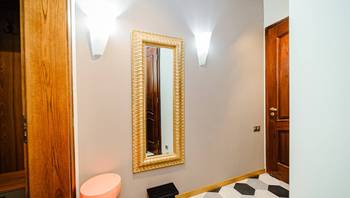 https://images.proimobil.md/o_A1UhjwsTRw77QZP7EUkOhzeGyr7gEbBzER102vq1c/resize:fill:350:198:1/gravity:ce/bG9jYWw6Ly8vZXN0YXRlL2xyLzQ5NzhlM2I4LTg1ZWQtNGEyNS1hNDIzLTQxNGM2M2UzYjcyMi5qcGVn