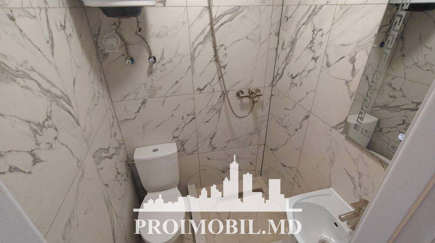 https://images.proimobil.md/oaU5umX7yfk9zz-7YR7BELxsSNyCkKhzQAvgXAm-BUg/watermark:0.75:so:0:30:0.39/resize:fill:1460:816:1/gravity:ce/bG9jYWw6Ly8vZXN0YXRlL2xyLzkzMzM5Nzk4LTMzZGQtNDgyZC1iMGZiLTgyN2ZiNmJkMGI3Zi5qcGVn