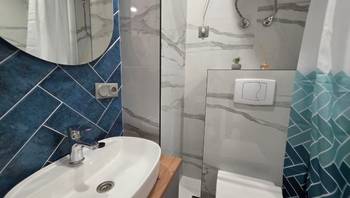 https://images.proimobil.md/obFurzV9Ku7qq4gESBwZuUAVgPAjfEUyQphQF-ITip0/resize:fill:350:198:1/gravity:ce/bG9jYWw6Ly8vZXN0YXRlL2xyLzdiY2YwNWIzLWU5NWYtNGIwZi1hOWE0LWQ1NzhhNDU2ZGFjMy5qcGVn
