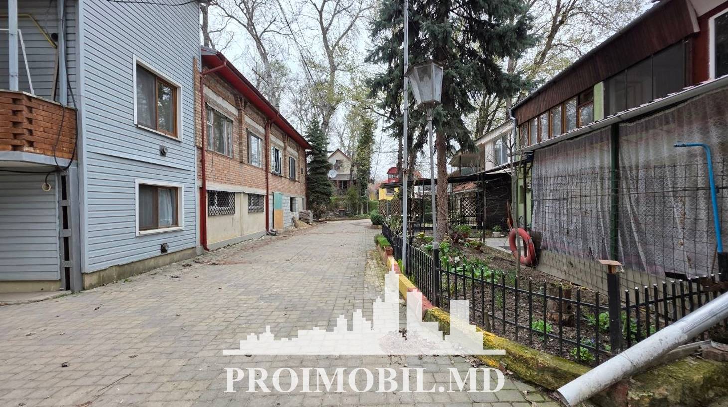 https://images.proimobil.md/obs95vutkeS32Zh2pTD6s2B9wQQMIN6EkphFWgPFTwU/watermark:0.75:so:0:30:0.39/resize:fill:1460:816:1/gravity:ce/bG9jYWw6Ly8vZXN0YXRlL2xyLzdjY2IzMzQ4LTFjMjktNDk1MC05OGZjLWZkMTJmYmMyYzY5NS5qcGVn