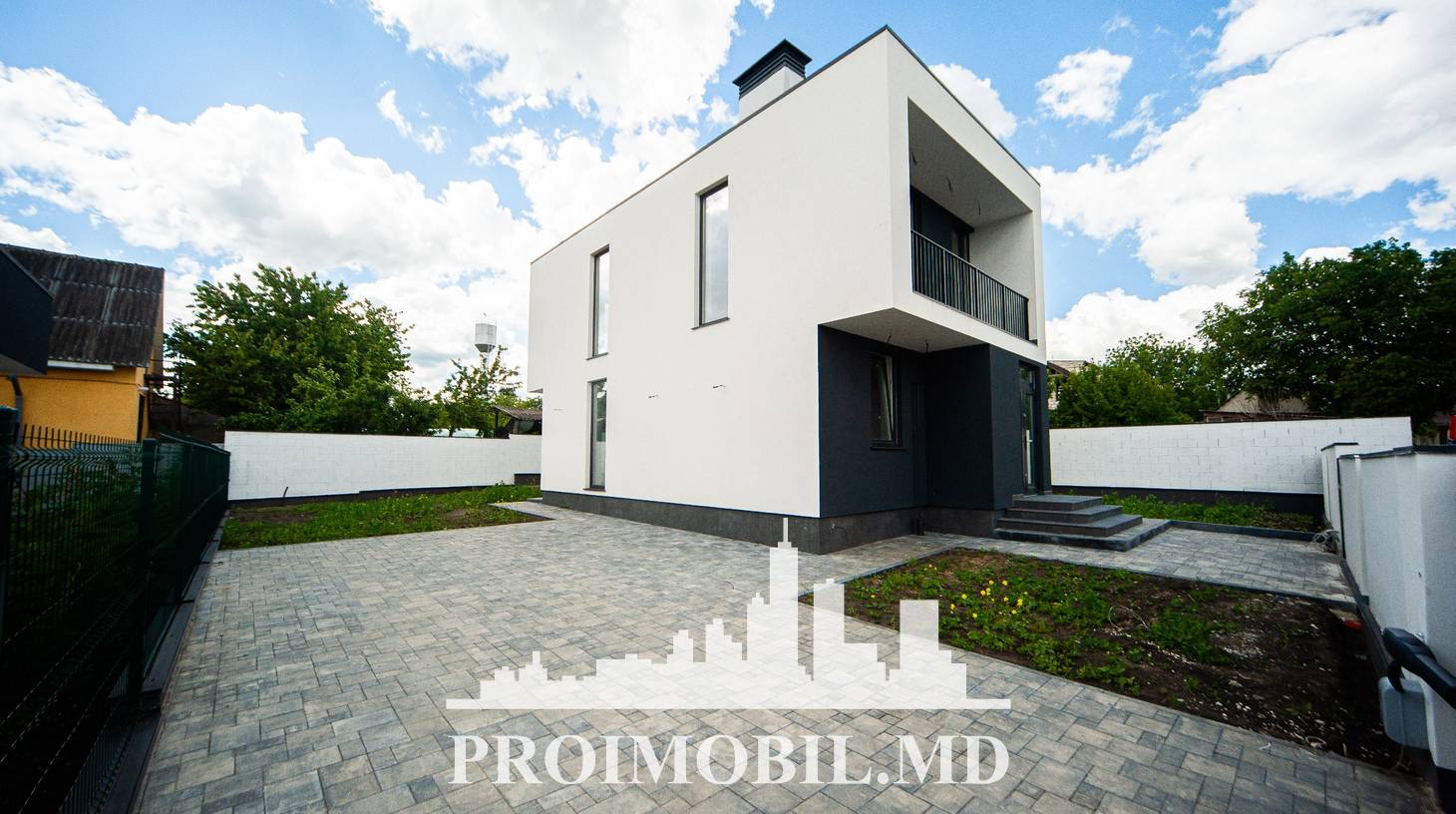 https://images.proimobil.md/ocUm9rcNO5EpUvxiY5xY0YqfBW2HXjpIn3xAVzReR_M/watermark:0.75:so:0:30:0.39/resize:fill:1460:816:1/gravity:ce/bG9jYWw6Ly8vZXN0YXRlL2xyLzQ0ZWYxM2Y1LWEwYzctNDU4OS1hZDAxLTQ2N2JiZDc4ZTNhNC5qcGVn