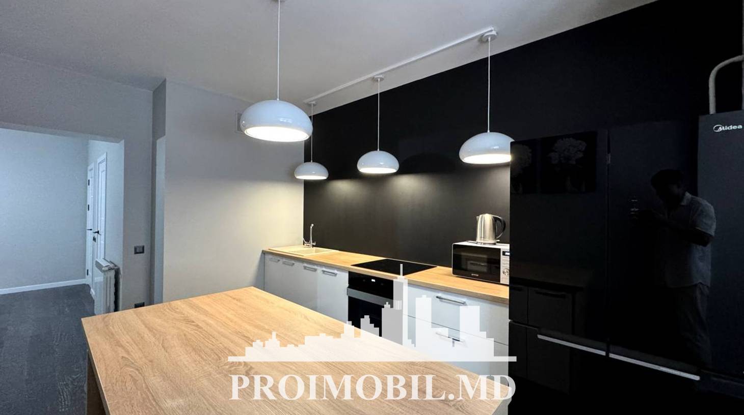 https://images.proimobil.md/odPSJMnT3_1ZdnBO-a-f-IqsV6zNEeAIT1kQ7sLJNj8/watermark:0.75:so:0:30:0.39/resize:fill:1460:816:1/gravity:ce/bG9jYWw6Ly8vZXN0YXRlL2xyL2FiMTNlOTQzLTY5ZWItNGRiNS04OTkwLTZiMDQzZjEwYTI3NC5qcGVn