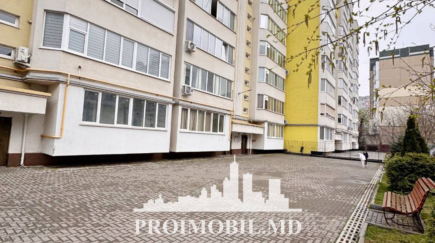https://images.proimobil.md/odn3KrPQDRrQ-AZVA8pqeAnVE0UxMKvbqwO0ZeT9ldo/watermark:0.75:so:0:30:0.39/resize:fill:1460:816:1/gravity:ce/bG9jYWw6Ly8vZXN0YXRlL2xyLzk0OGQ2MjNlLWI4ZDEtNDUyYS1hMmI5LWFkZThjMDY3ODMwYy5qcGVn