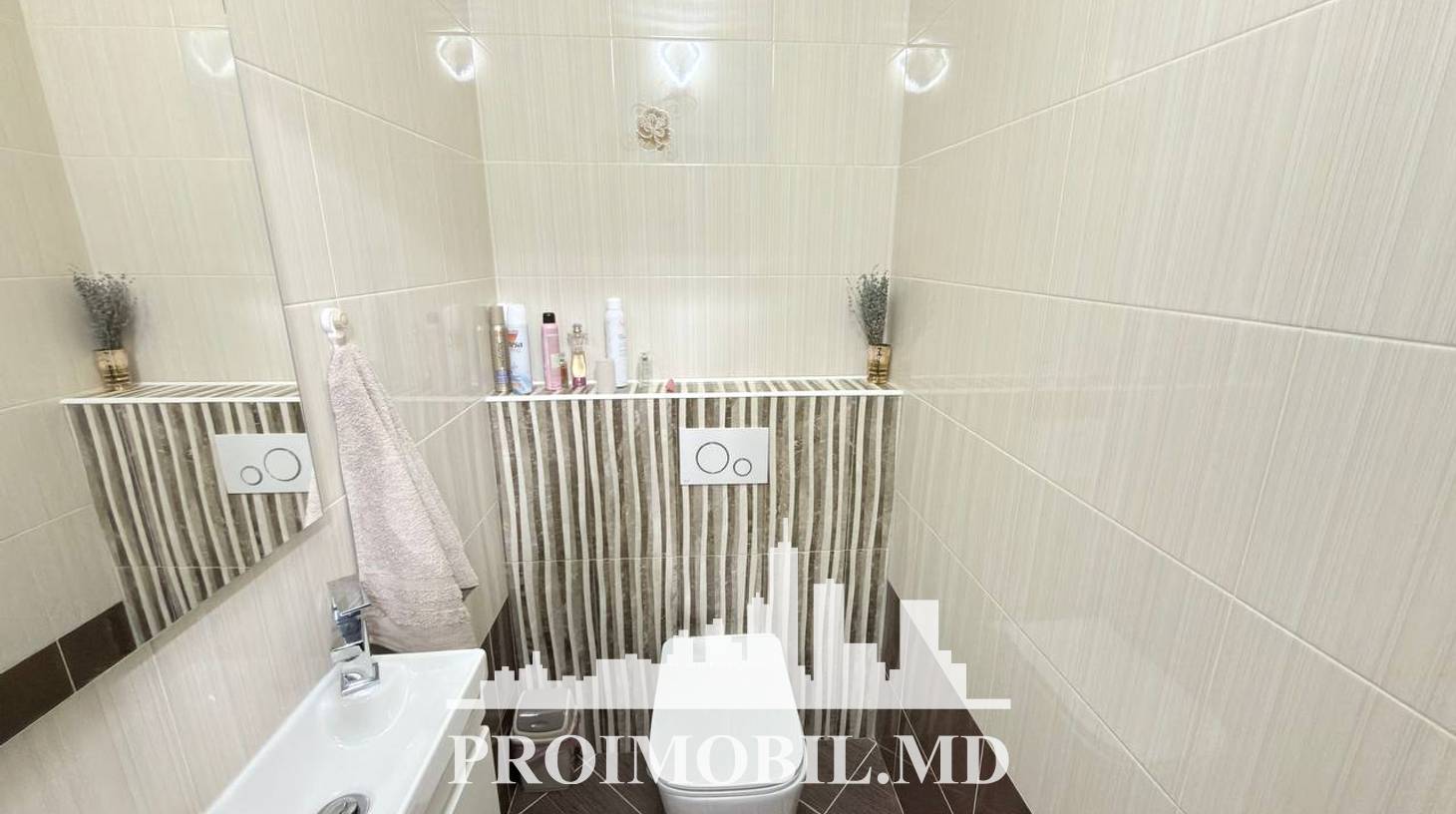 https://images.proimobil.md/oe805HfvW-qSTa0hOzm1oDeIwS6P7pAPWdBIk91n_eo/watermark:0.75:so:0:30:0.39/resize:fill:1460:816:1/gravity:ce/bG9jYWw6Ly8vZXN0YXRlL2xyLzkyYmQyOGM2LTEwOGEtNDExZC04ZWZlLTU0ODE3MDNkN2EwMC5qcGVn