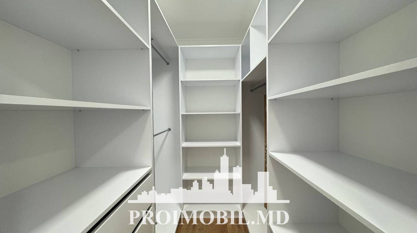 https://images.proimobil.md/omwUs5Icw6TXBqAwlj5VntjOCR0h5DcTckeXI-D664E/watermark:0.75:so:0:30:0.39/resize:fill:1460:816:1/gravity:ce/bG9jYWw6Ly8vZXN0YXRlL2xyL2NkZWVkMzIyLTY1MmItNDY4YS04NGE3LWNiOTZiMjMyNzdlMS5qcGVn