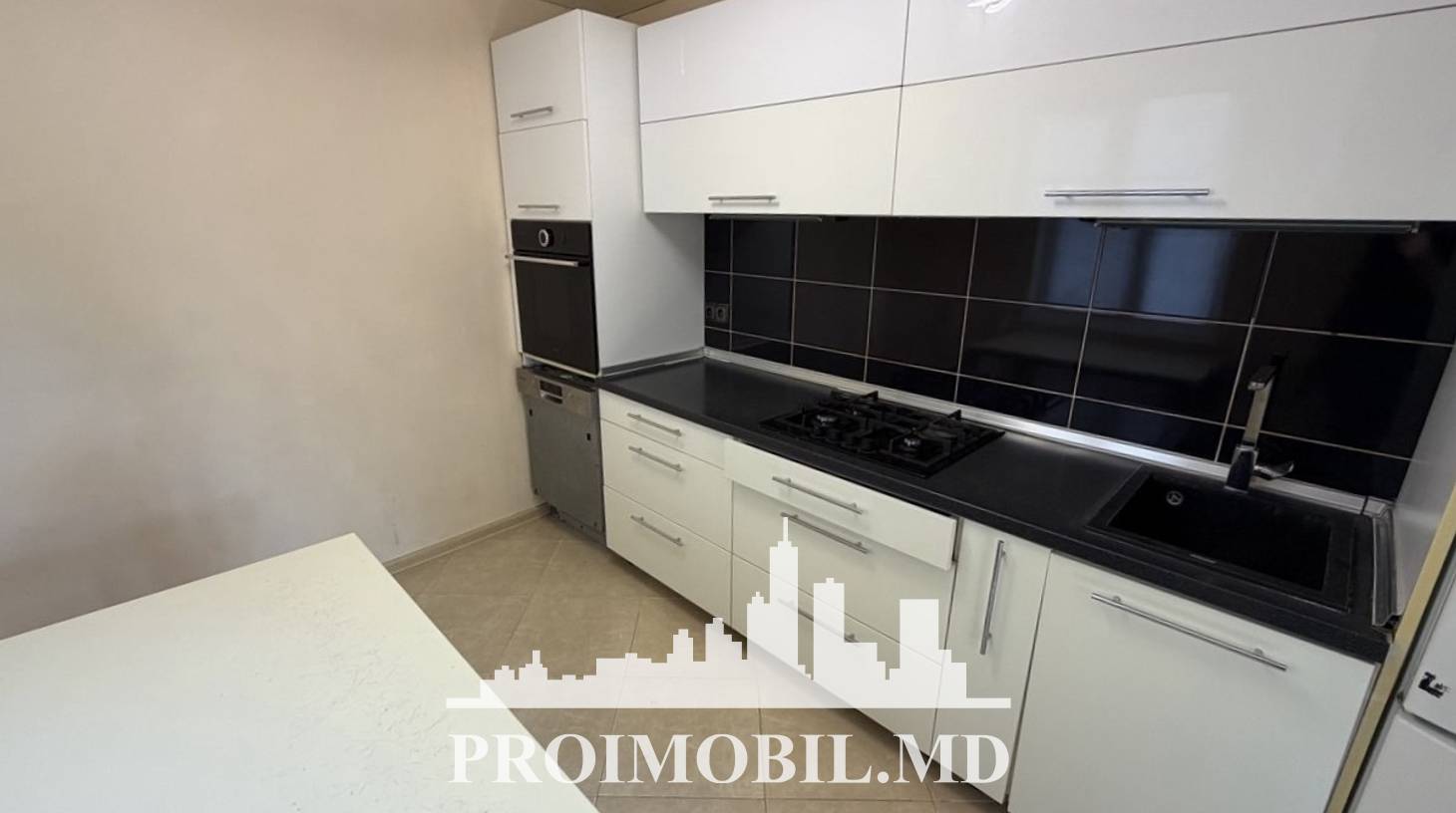 https://images.proimobil.md/ooV4Yv7htxvu7DaotzYa0kboqWgMxakXQ8ZWvTPxjfg/watermark:0.75:so:0:30:0.39/resize:fill:1460:816:1/gravity:ce/bG9jYWw6Ly8vZXN0YXRlL2xyLzk5NTdkZDUyLWQ5OGUtNGYxNy1iMmM3LWUwMzBhMzE4ZTcxYi5qcGVn