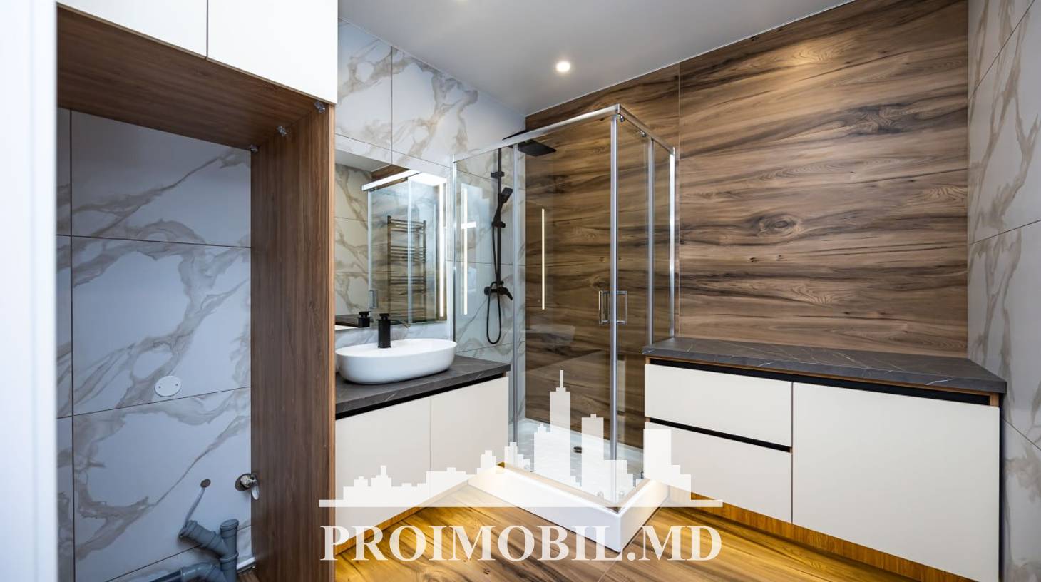 https://images.proimobil.md/op5deVaByx3m9NdOaBqNh90-JrKlR6VN0PdlcY30lWM/watermark:0.75:so:0:30:0.39/resize:fill:1460:816:1/gravity:ce/bG9jYWw6Ly8vZXN0YXRlL2xyL2FlYmNiZWI0LTE3YmUtNDIxNi1hNDMyLWJkODMyN2FkZTQxMS5qcGVn