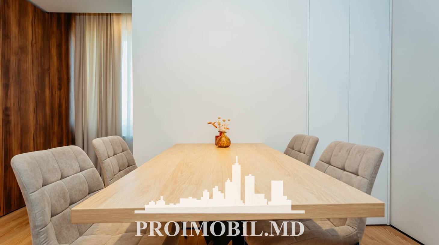 https://images.proimobil.md/oqfVlq9NQrnzh4irABwNOo2k8VNE3RIvSEKmm7V2MGI/watermark:0.75:so:0:30:0.39/resize:fill:1460:816:1/gravity:ce/bG9jYWw6Ly8vZXN0YXRlL2xyL2ZmOTZhOTMyLTI3NDktNDg1Yy04MTM4LWFkNThiMWQwYTZjOC5qcGVn