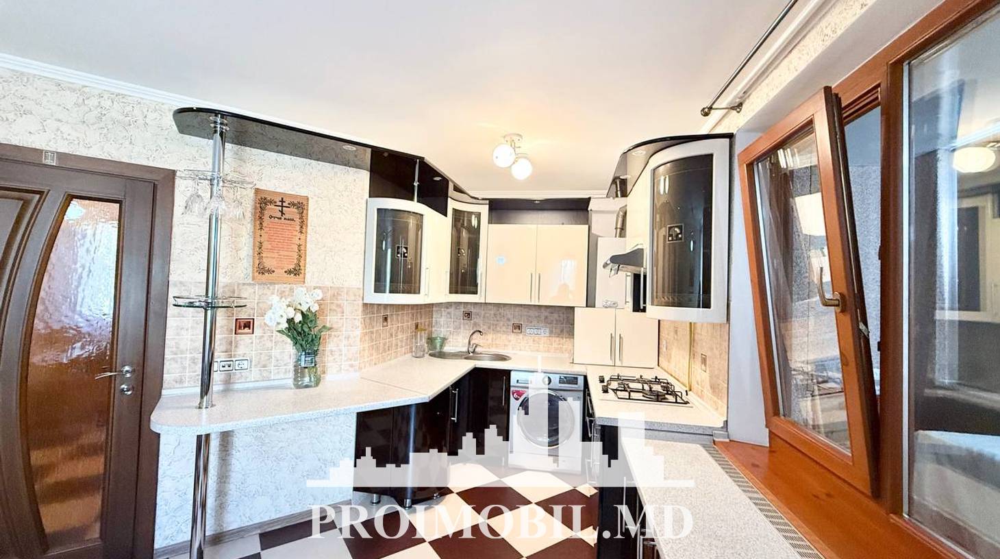 https://images.proimobil.md/otYJLNVj0N1xlJe0pFA9laODBRpSuZ5y1tqJ7KHoROE/watermark:0.75:so:0:30:0.39/resize:fill:1460:816:1/gravity:ce/bG9jYWw6Ly8vZXN0YXRlL2xyL2U5Njk0M2JkLTZiZmQtNGNhZi1hNTRmLWUzMWNjNzYxMzlkYy5qcGVn
