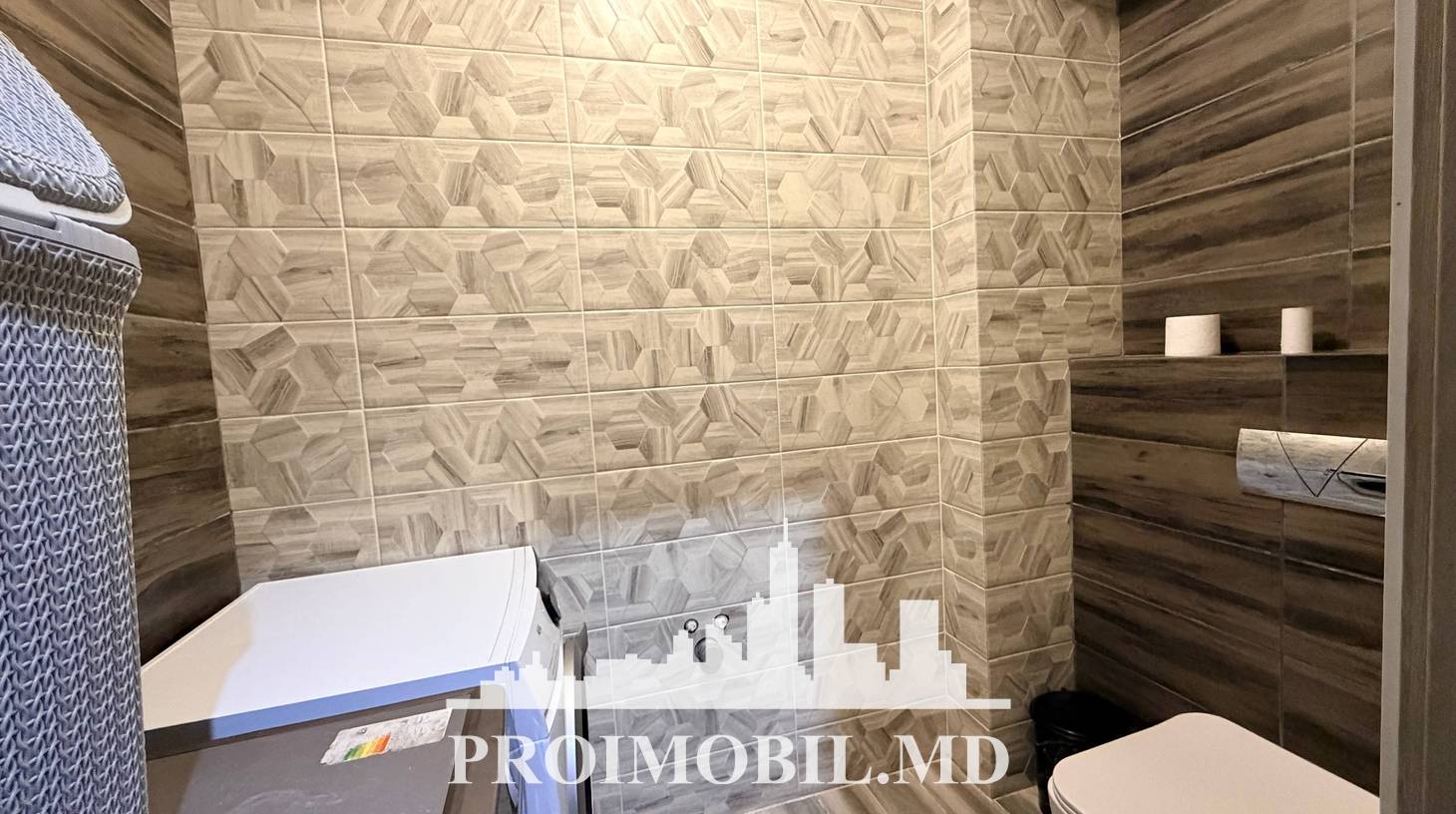 https://images.proimobil.md/oty23YckDchIB0cDkt2KOQqYbPjEoZtZLGt-_wo8fzI/watermark:0.75:so:0:30:0.39/resize:fill:1460:816:1/gravity:ce/bG9jYWw6Ly8vZXN0YXRlL2xyLzcxNjlkOTI0LWYwZDAtNGYwYi1hZDZmLWNmYjdlMDU5MWNjNS5qcGVn