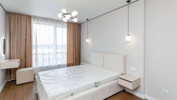 https://images.proimobil.md/ouEyu7Grp-onKik6Ry7YGcQrla2bvmZtp7Cun9syeAk/resize:fill:350:198:1/gravity:ce/bG9jYWw6Ly8vZXN0YXRlL2xyLzczNThmNDRmLTBhOWMtNGNkNS04Y2YzLWYzOWM0NjJkNmQxMy5qcGVn