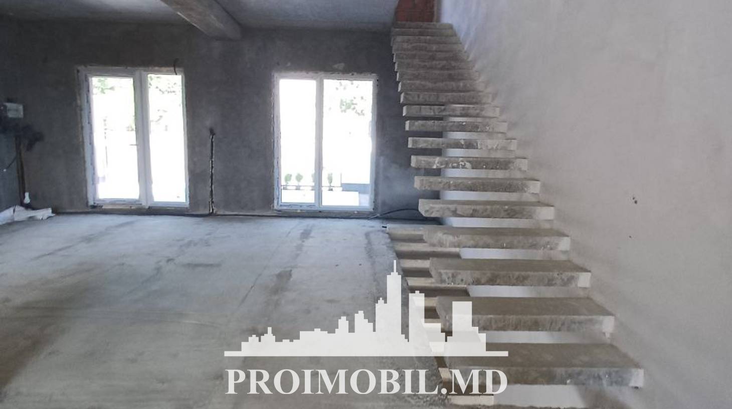 https://images.proimobil.md/oubHighanLiFdGXCaWuDFahs5jIkI3enNnAwwd9bD-0/watermark:0.75:so:0:30:0.39/resize:fill:1460:816:1/gravity:ce/bG9jYWw6Ly8vZXN0YXRlL2xyL2I0Y2Q5YmNlLWFmM2ItNGE0NC1hOGQwLTM3NGMzZjU3NjVlMS5qcGVn